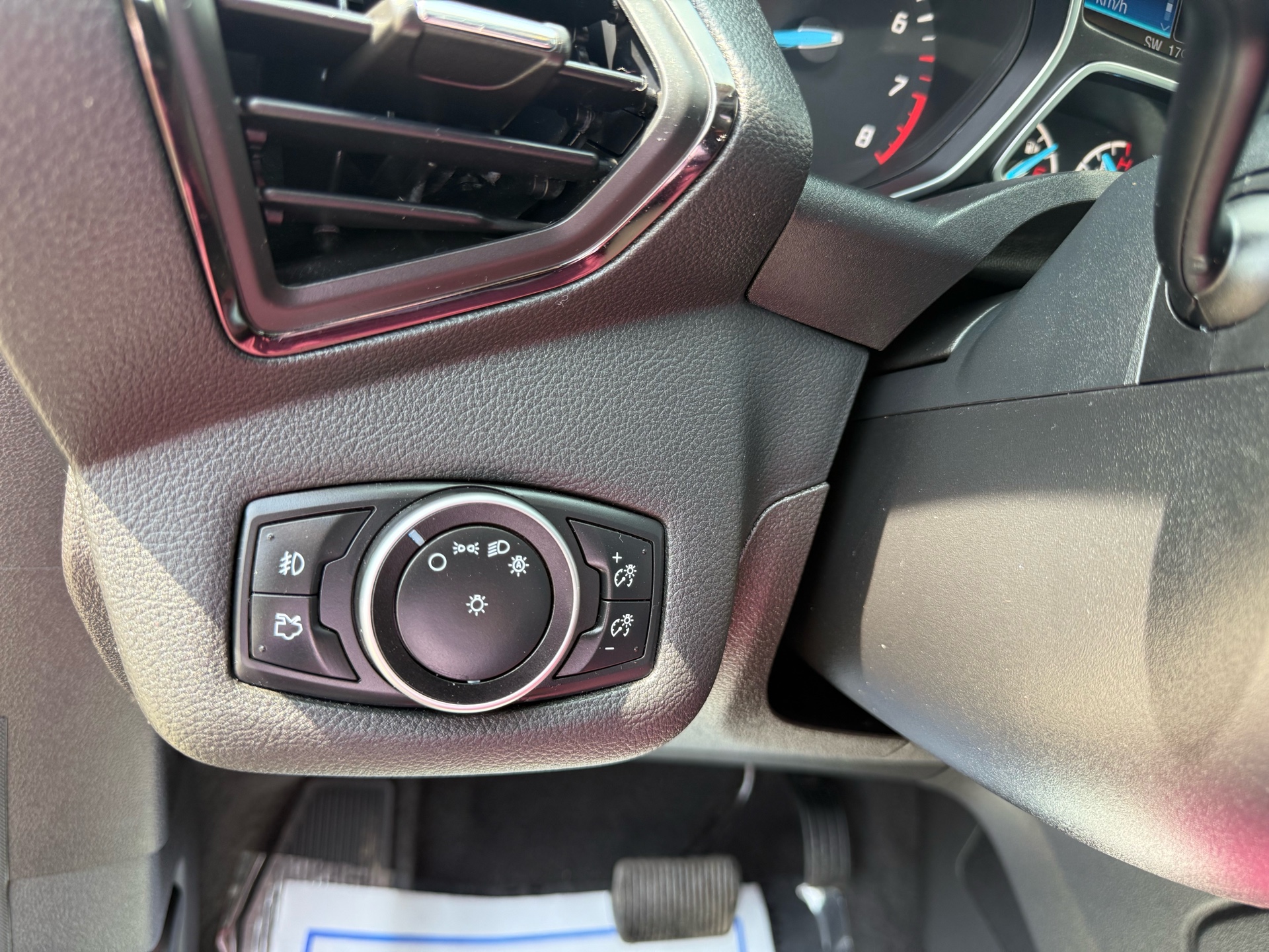 /elitenovaautoinc/2016-Ford-Escape-5436199111584035.jpg