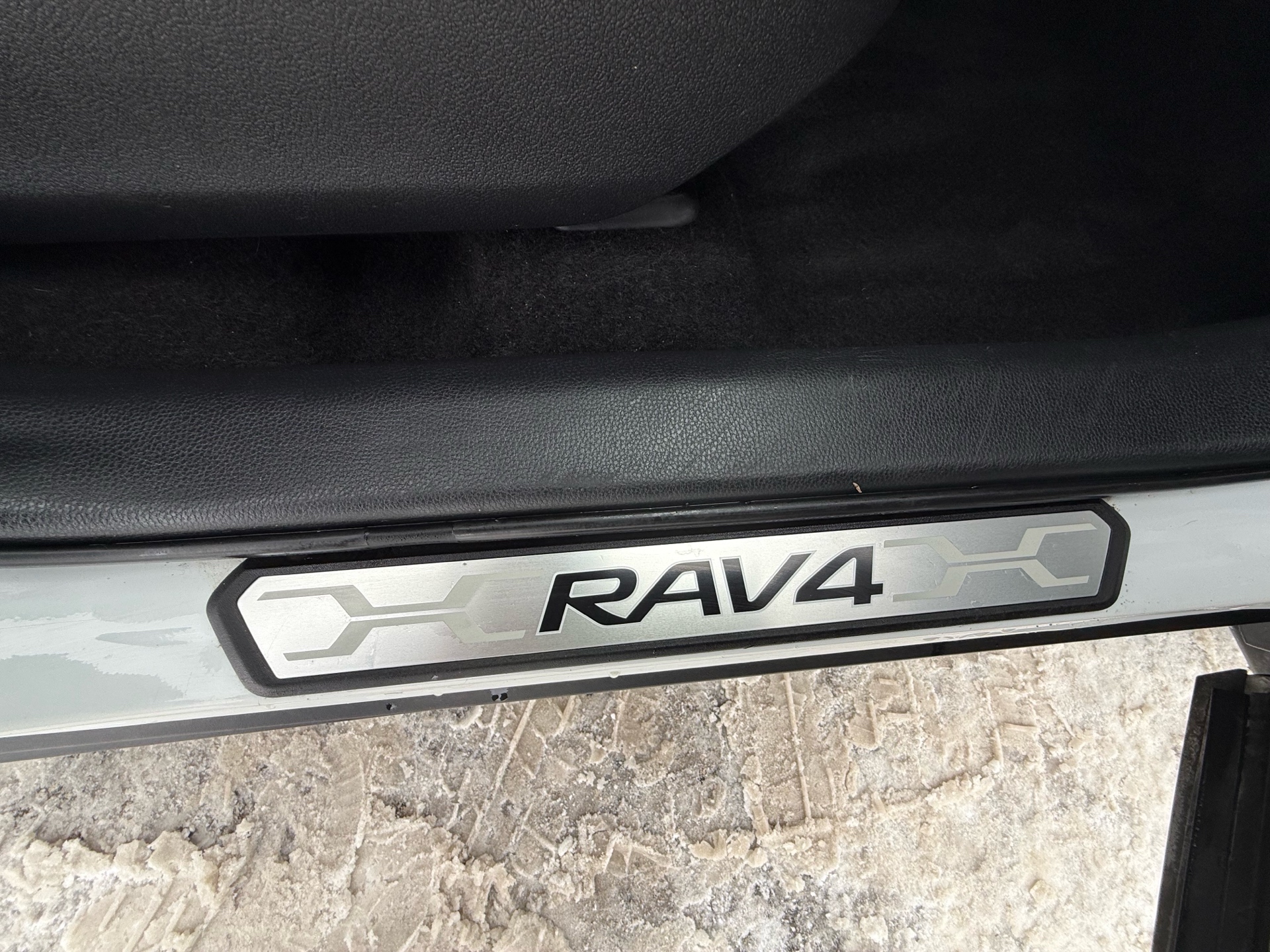 /elitenovaautoinc/2019-Toyota-RAV4-10329646030723283.jpg