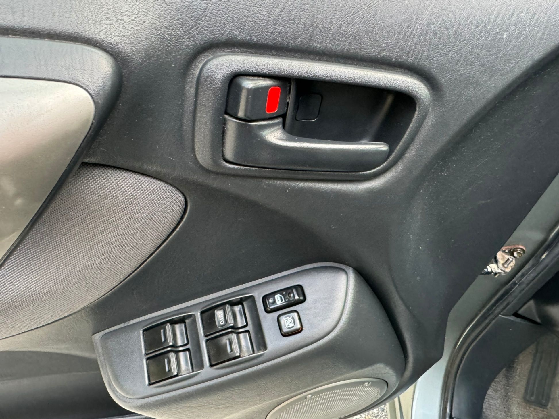 /enixmotorsportltd/2005-Toyota-RAV4-22470852743352676.jpg