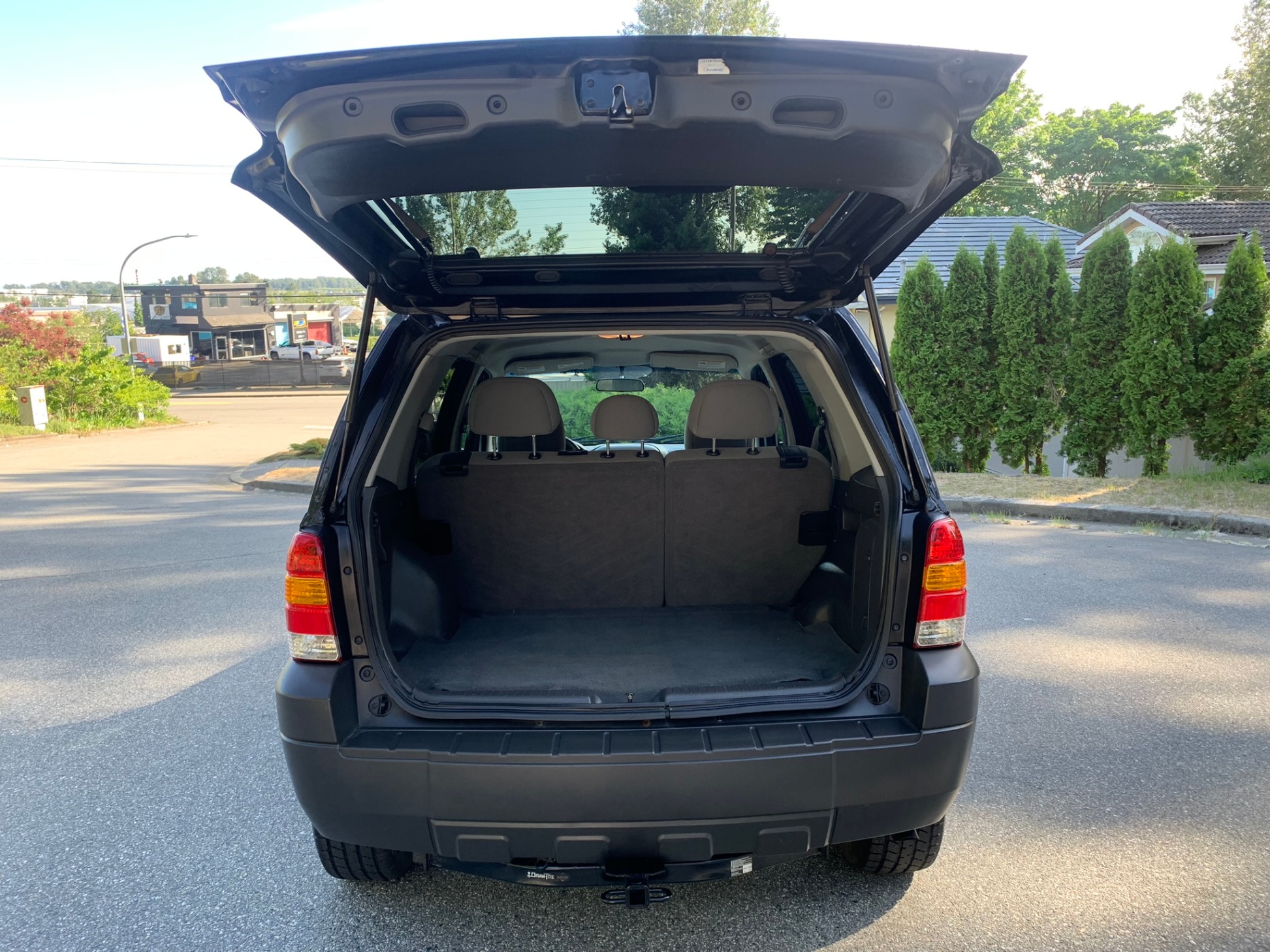 /enixmotorsportltd/2006-Ford-Escape-46490422861762126.jpg
