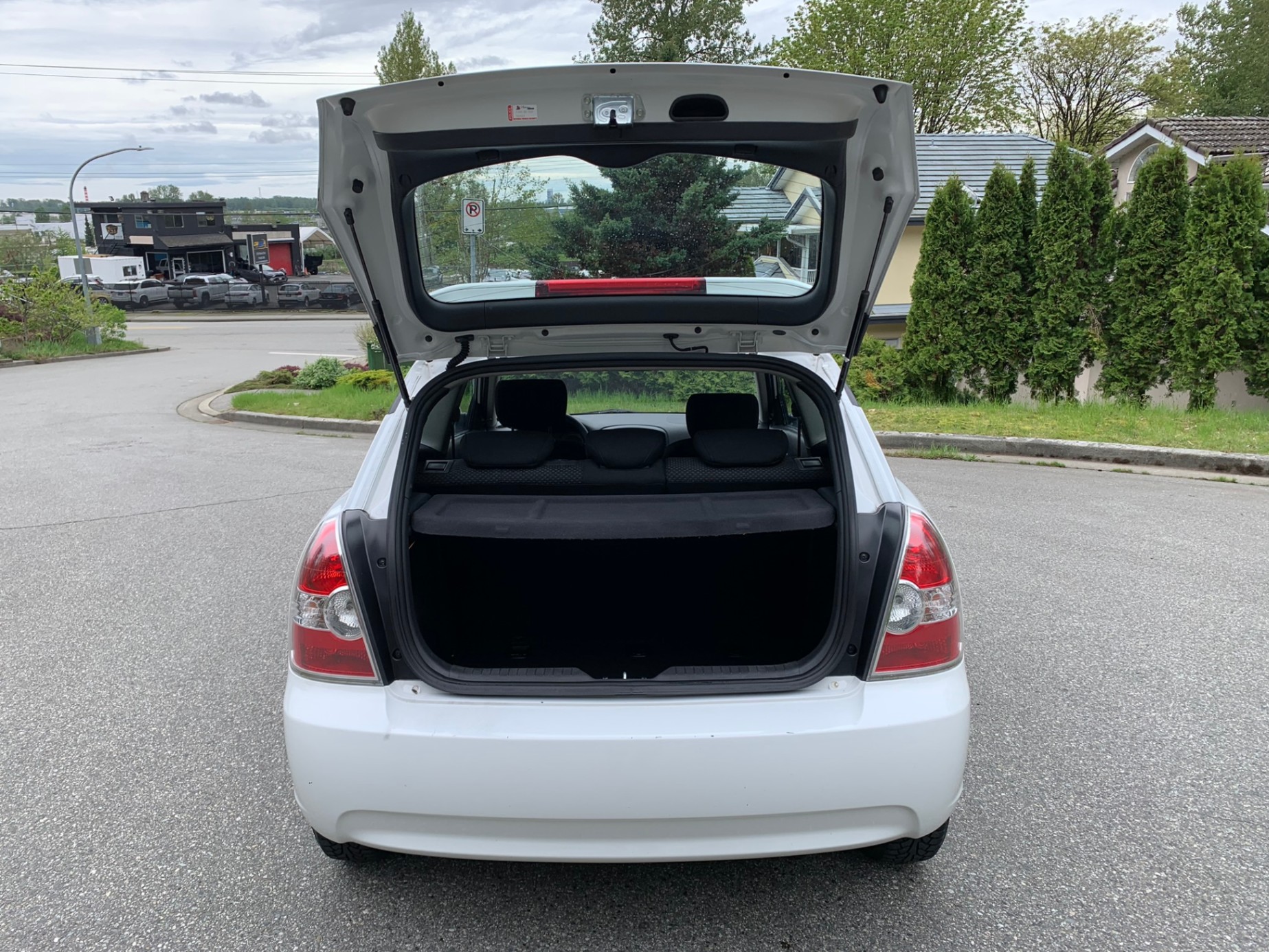/enixmotorsportltd/2009-Hyundai-Accent-05348358831999045.jpg