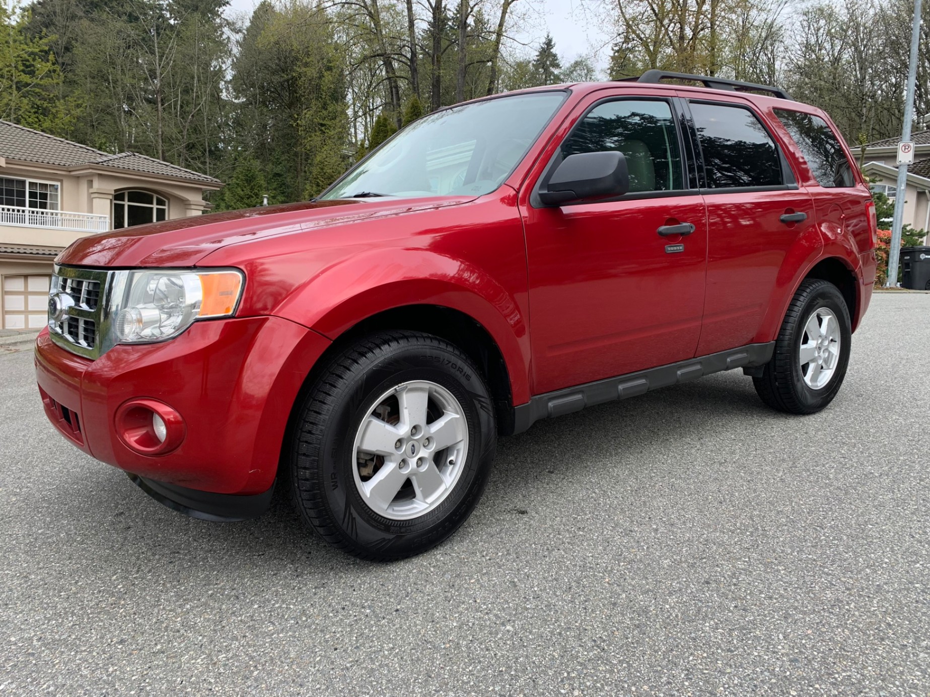 /enixmotorsportltd/2010-Ford-Escape-13111984812212918.jpg
