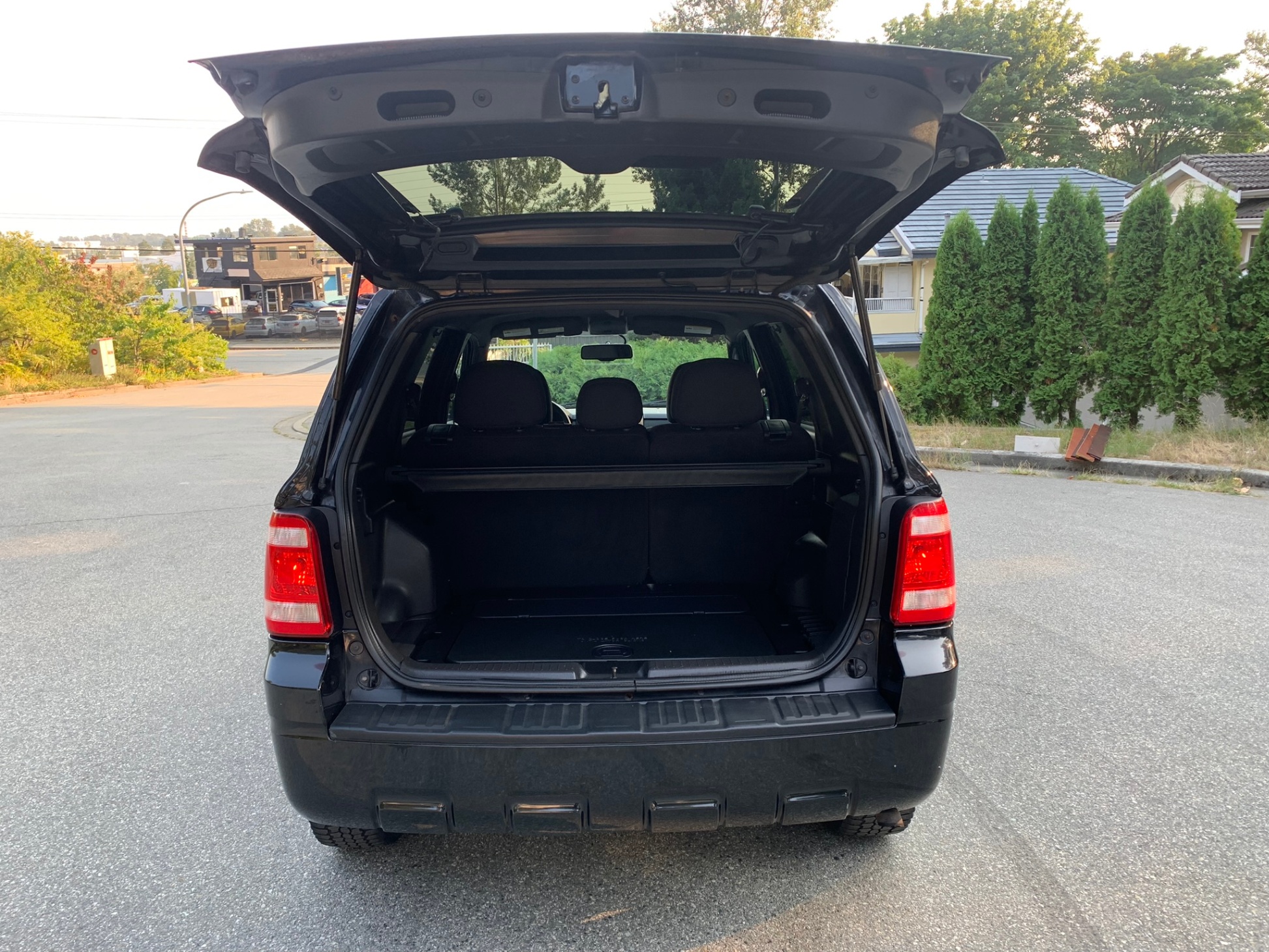 /enixmotorsportltd/2010-Ford-Escape-17710569305836943.jpg