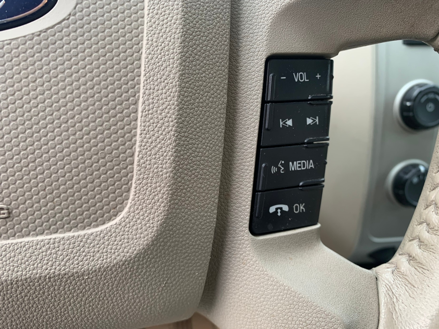 /enixmotorsportltd/2010-Ford-Escape-290721160479001.jpg