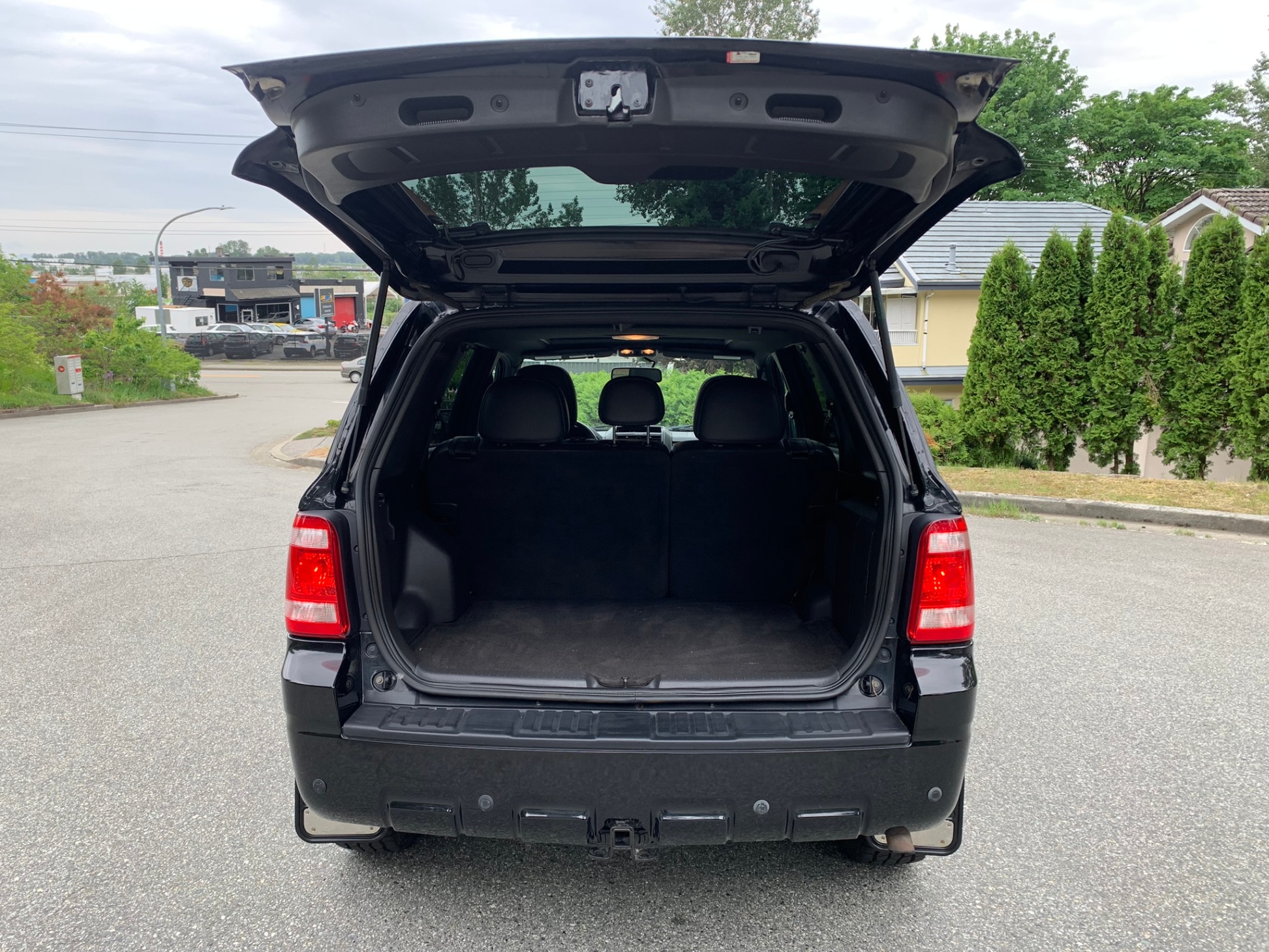 /enixmotorsportltd/2010-Ford-Escape-43680379410920556.jpg