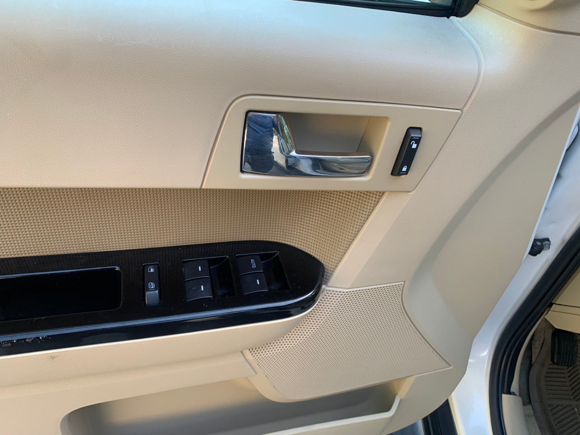 /enixmotorsportltd/2010-Ford-Escape-4806891349606357.jpg