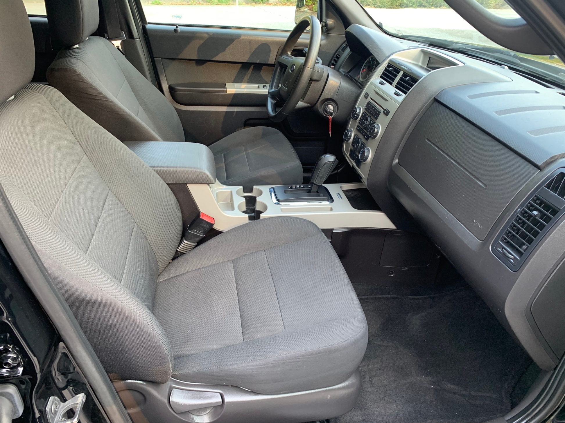/enixmotorsportltd/2010-Ford-Escape-5643190056377687.jpg