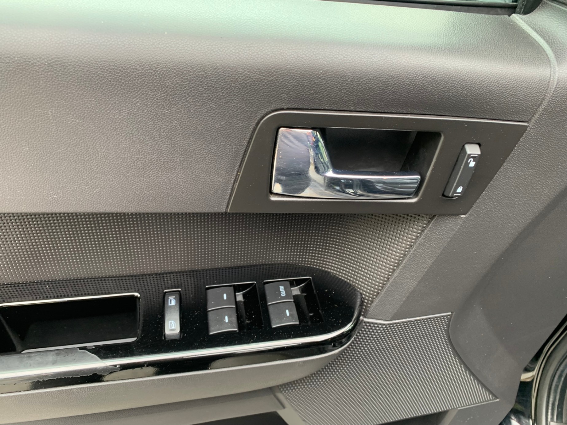 /enixmotorsportltd/2010-Ford-Escape-6099144657087165.jpg