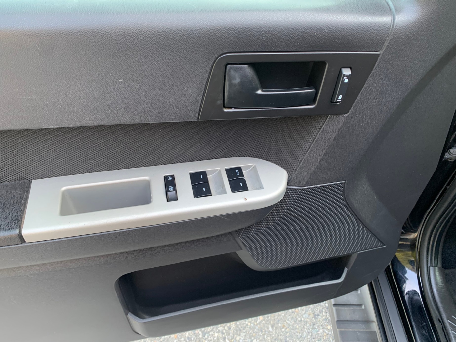 /enixmotorsportltd/2010-Ford-Escape-8303686276105229.jpg