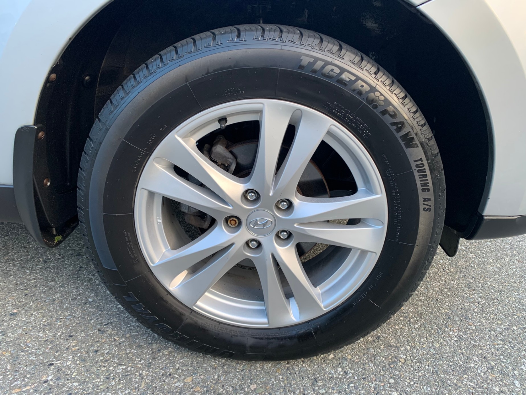 /enixmotorsportltd/2010-Hyundai-SantaFe-10552951663119936.jpg
