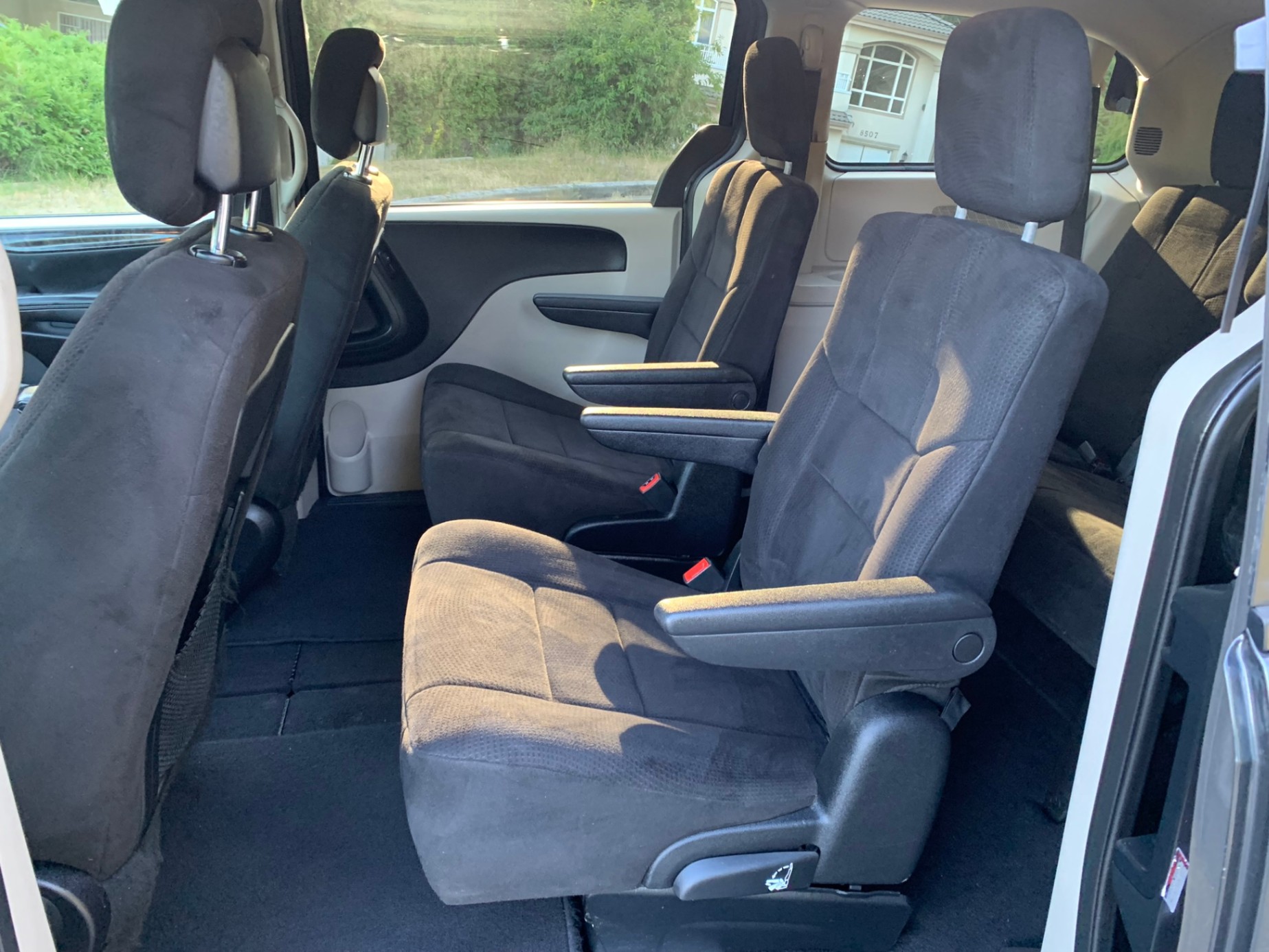 /enixmotorsportltd/2011-Dodge-GrandCaravan-00454868266231756.jpg