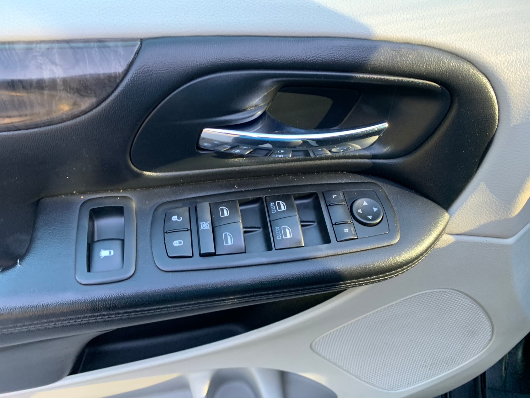 /enixmotorsportltd/2011-Dodge-GrandCaravan-7941281516764884.jpg