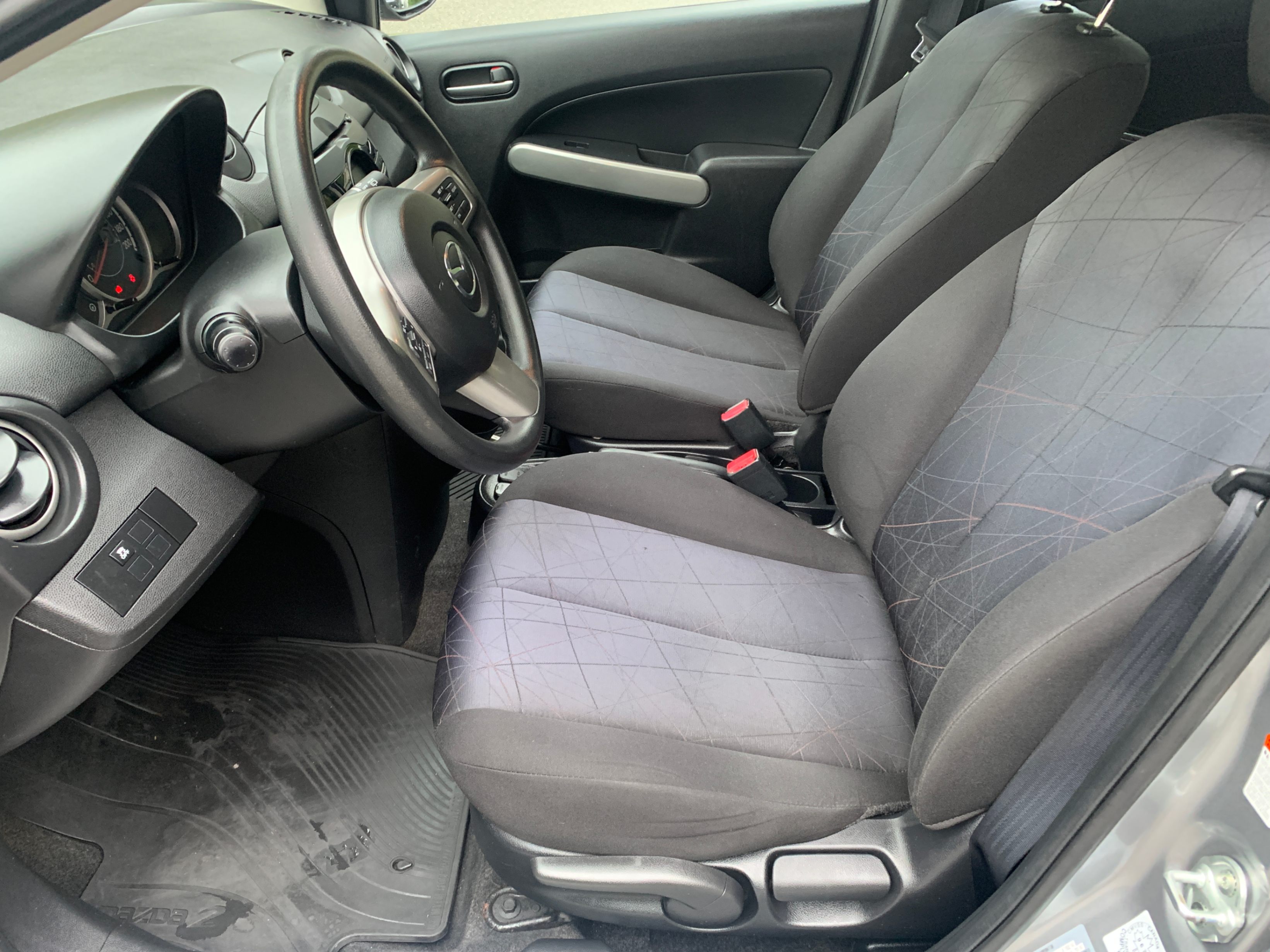 /enixmotorsportltd/2011-Mazda-Mazda2-35872813465374187.jpg