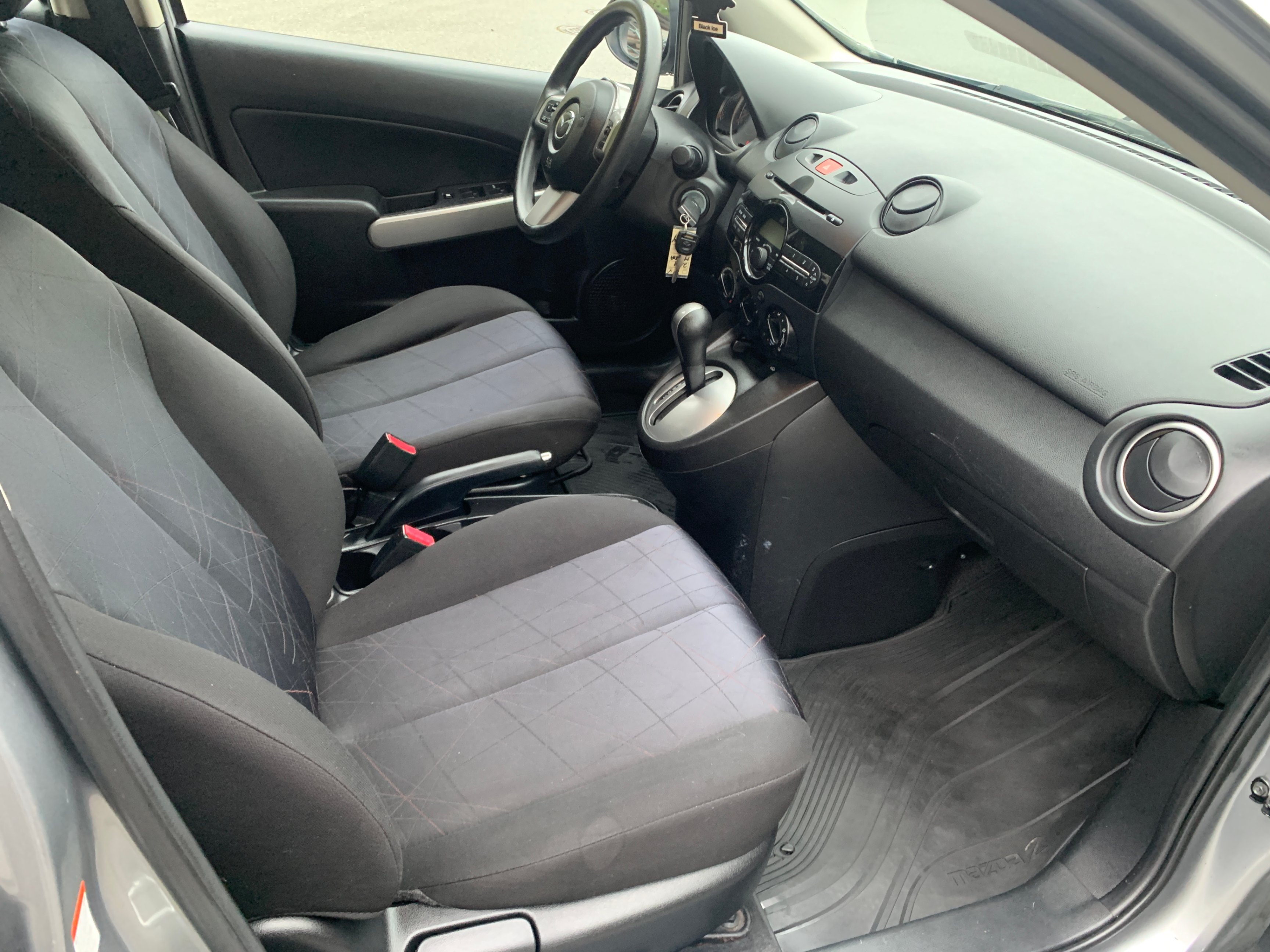 /enixmotorsportltd/2011-Mazda-Mazda2-9068382592582629.jpg