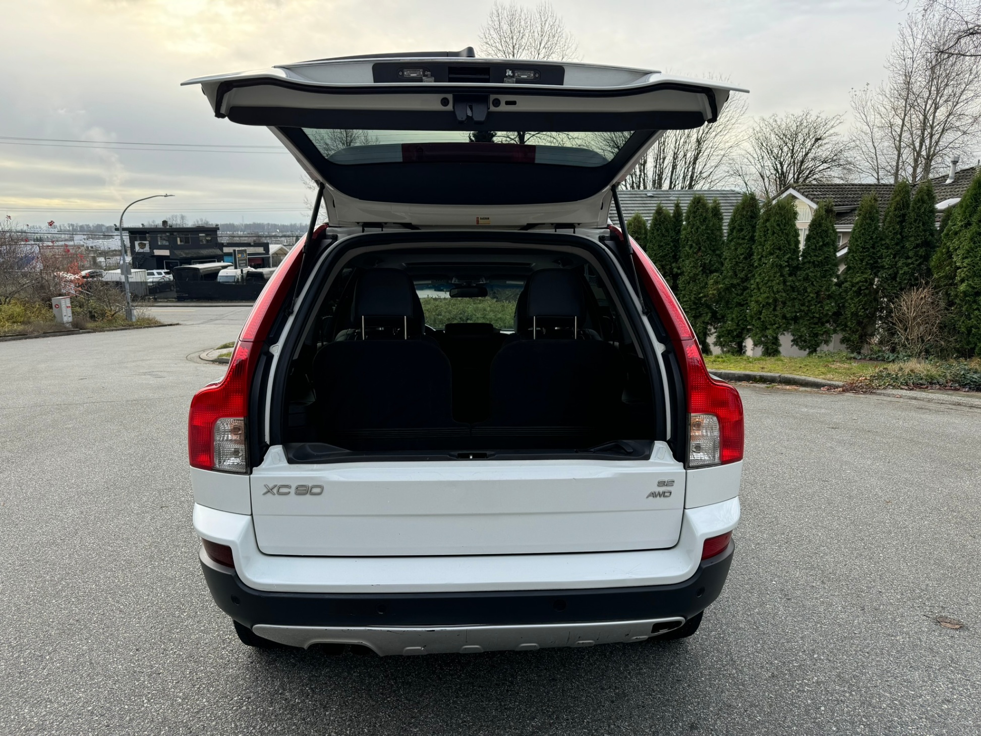 /enixmotorsportltd/2011-Volvo-XC90-7537040886502966.jpg