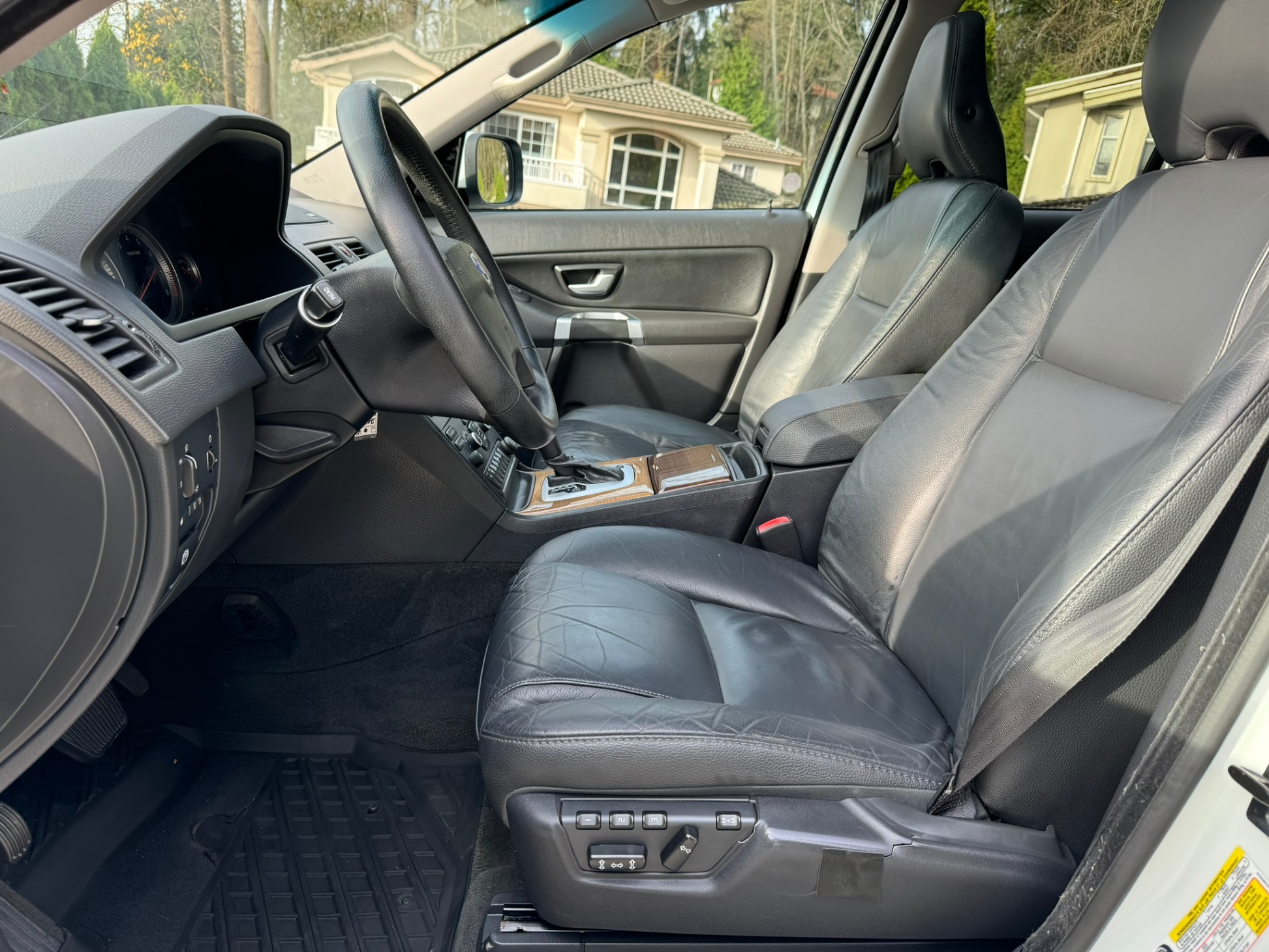 /enixmotorsportltd/2011-Volvo-XC90-9255570120935439.jpg