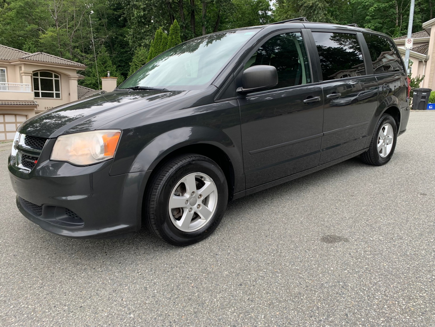 /enixmotorsportltd/2012-Dodge-GrandCaravan-9699402506254924.jpg