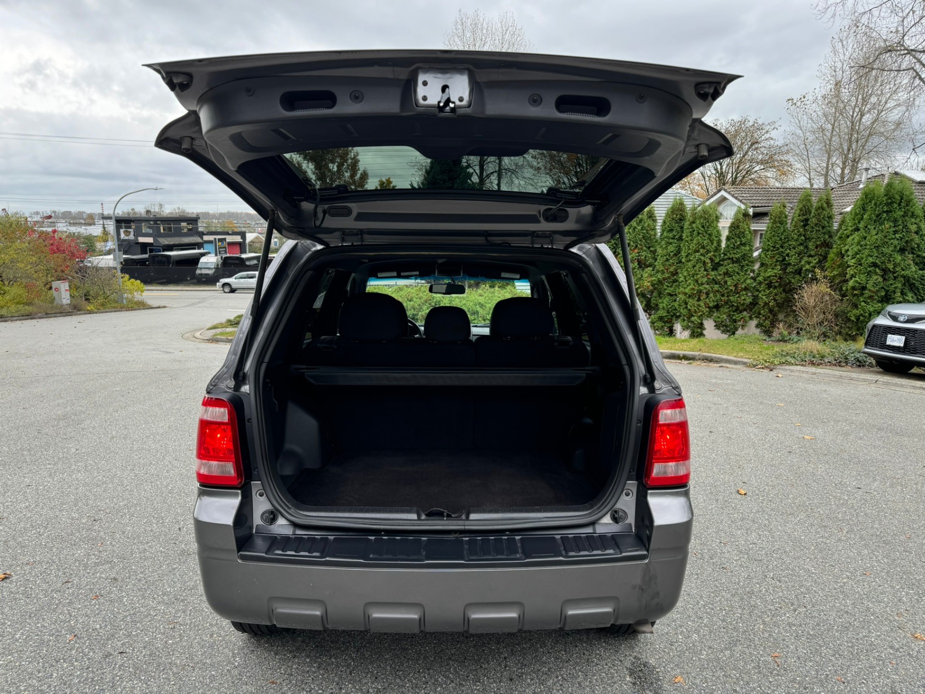 /enixmotorsportltd/2012-Ford-Escape-1765245631963337.jpg