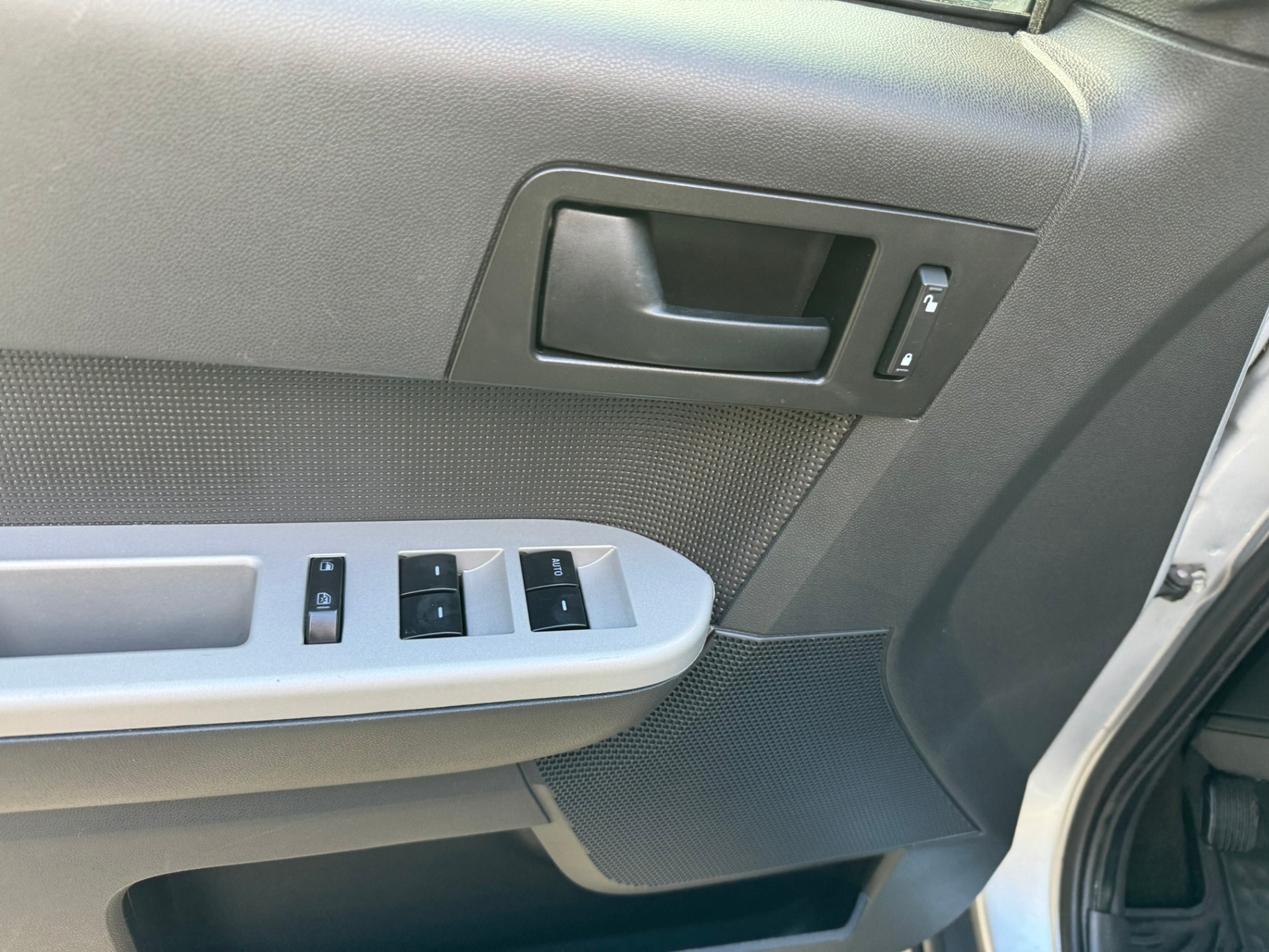 /enixmotorsportltd/2012-Ford-Escape-4608411097068541.jpg