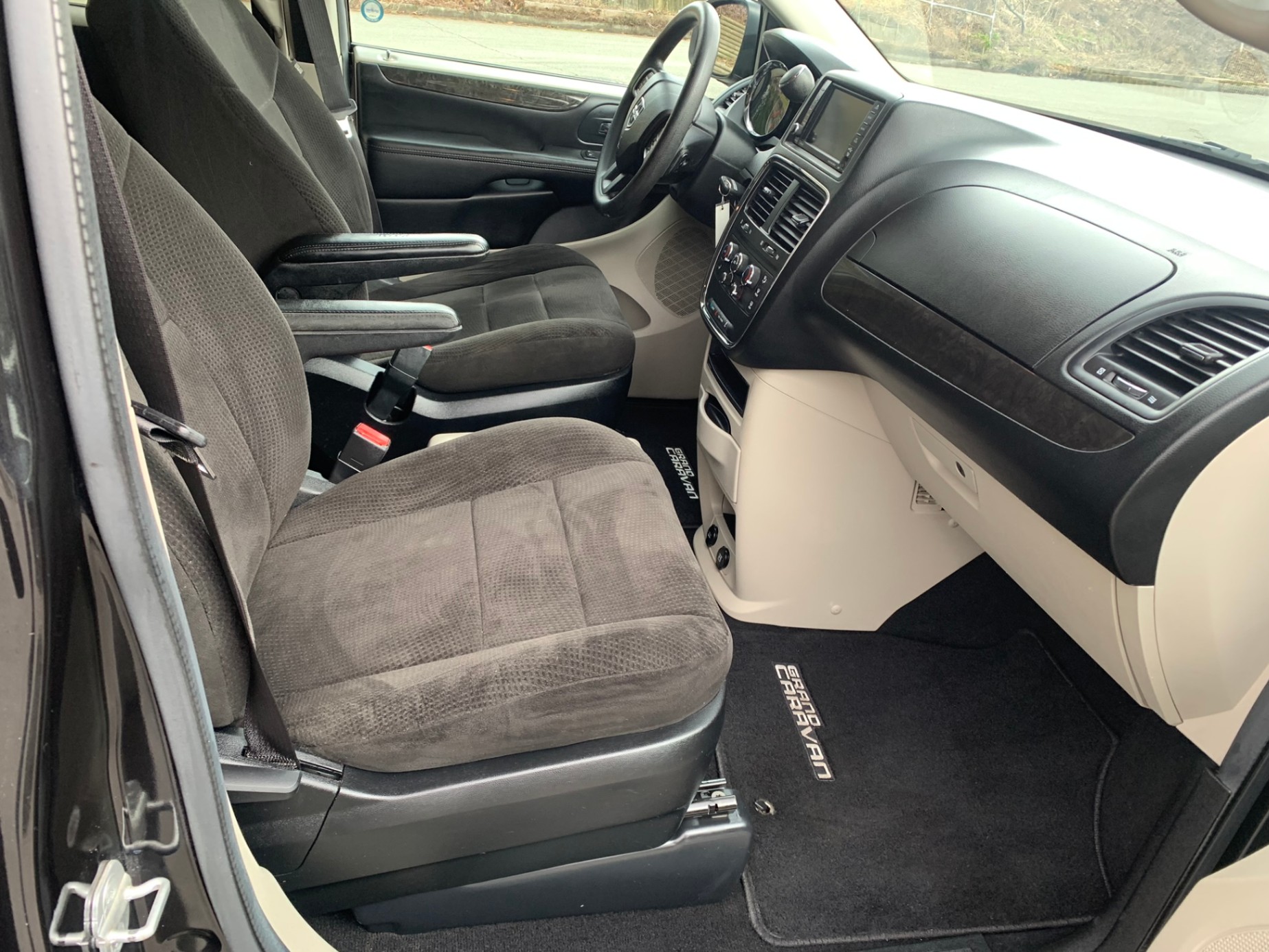 /enixmotorsportltd/2013-Dodge-GrandCaravan-2407158922634396.jpg
