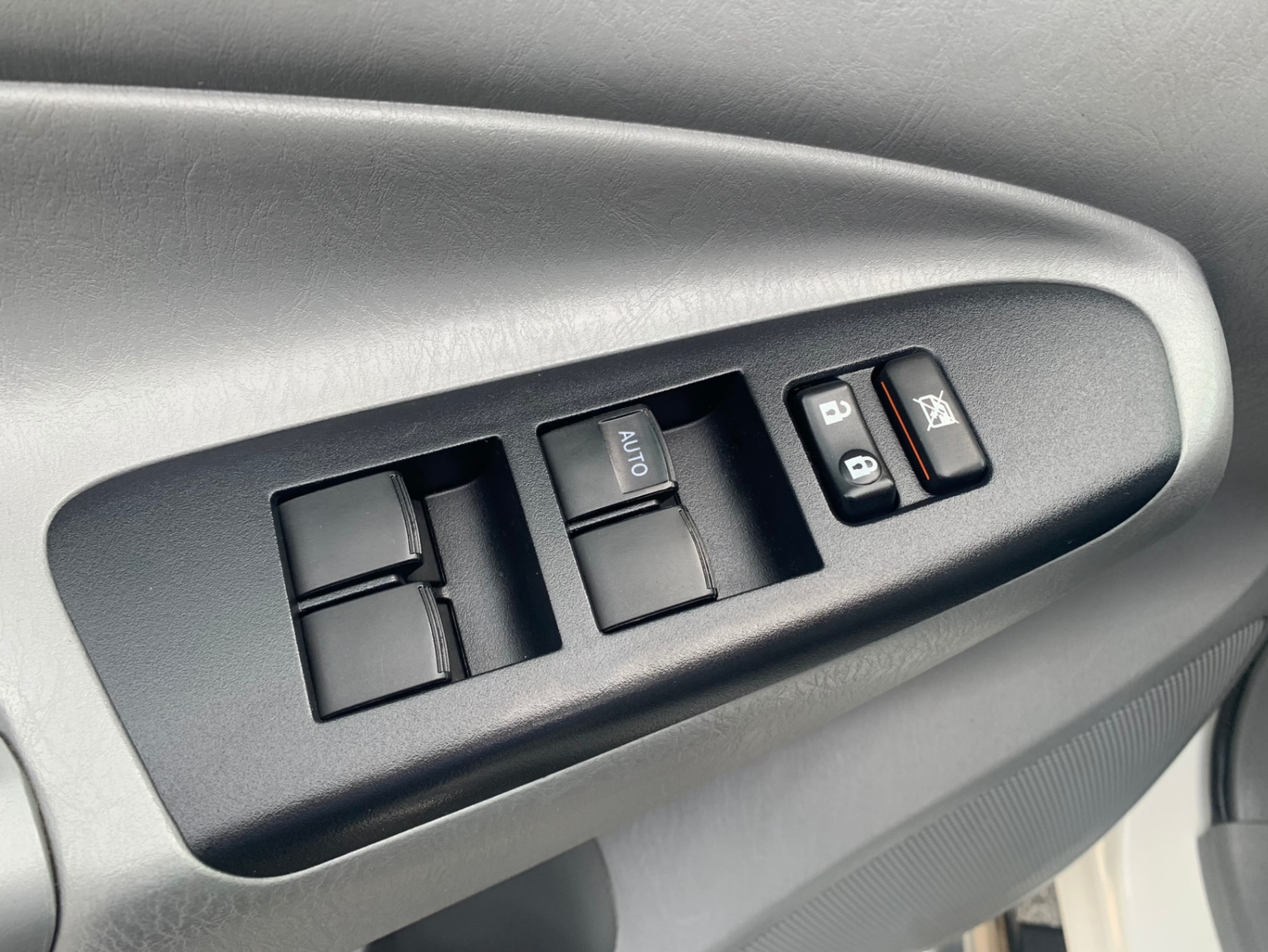 /enixmotorsportltd/2013-Toyota-Tacoma-09452214345151999.jpg