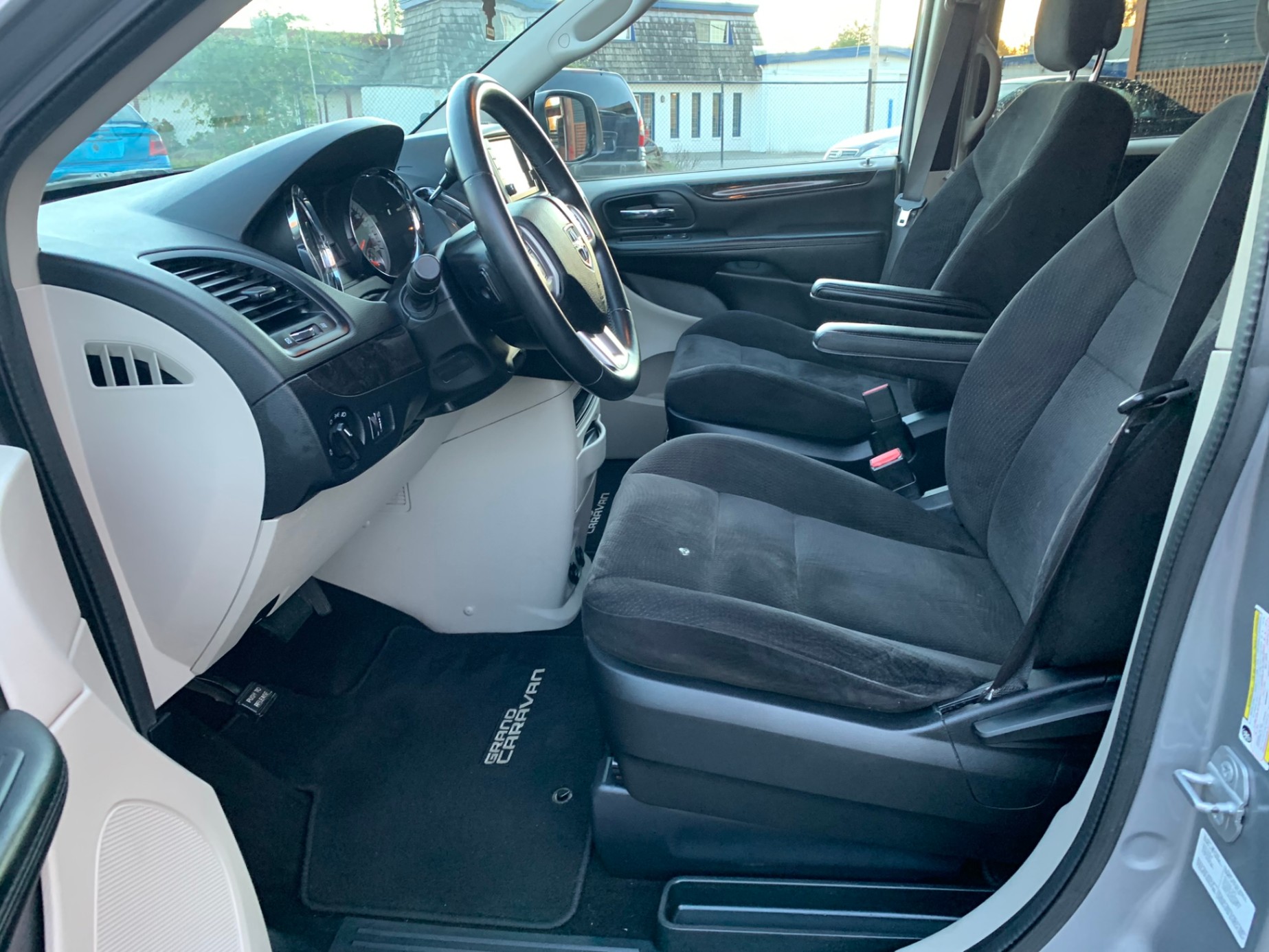 /enixmotorsportltd/2014-Dodge-GrandCaravan-12160000184477648.jpg