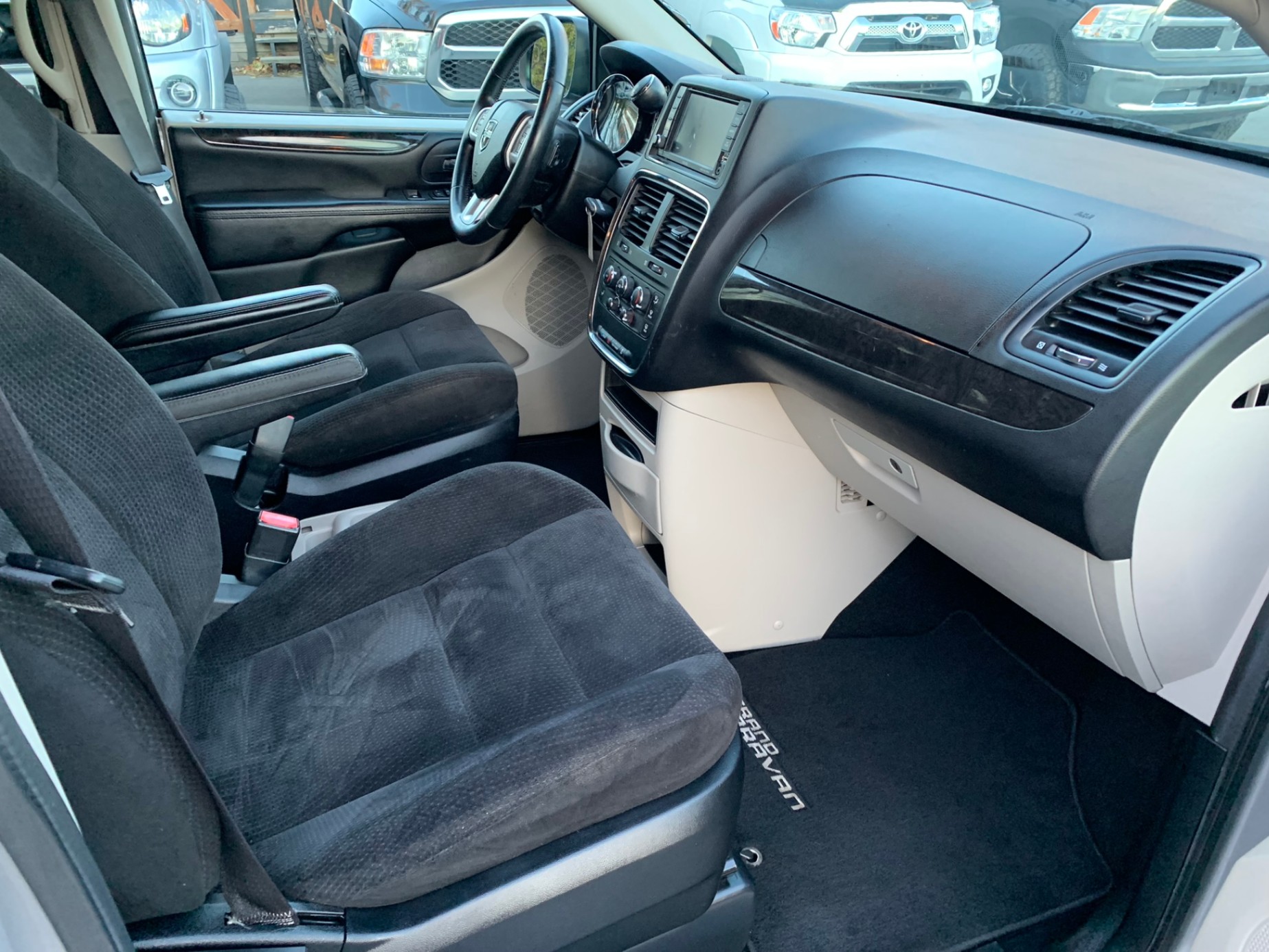 /enixmotorsportltd/2014-Dodge-GrandCaravan-5589201553823242.jpg