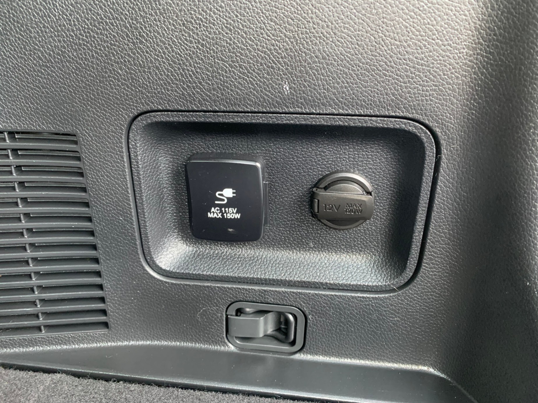 /enixmotorsportltd/2014-Hyundai-SantaFe-8782734630797999.jpg