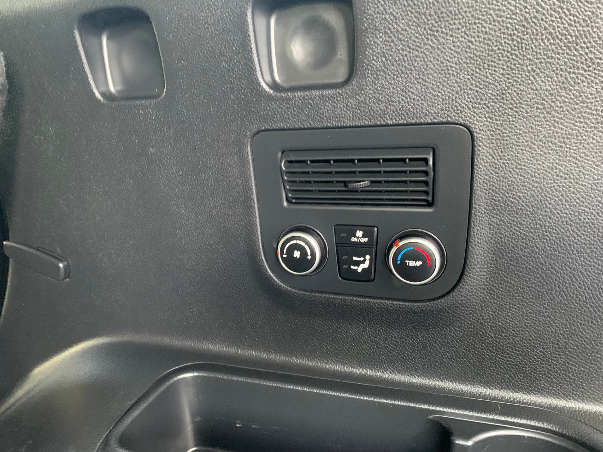 /enixmotorsportltd/2014-Hyundai-SantaFe-9058555915926356.jpg