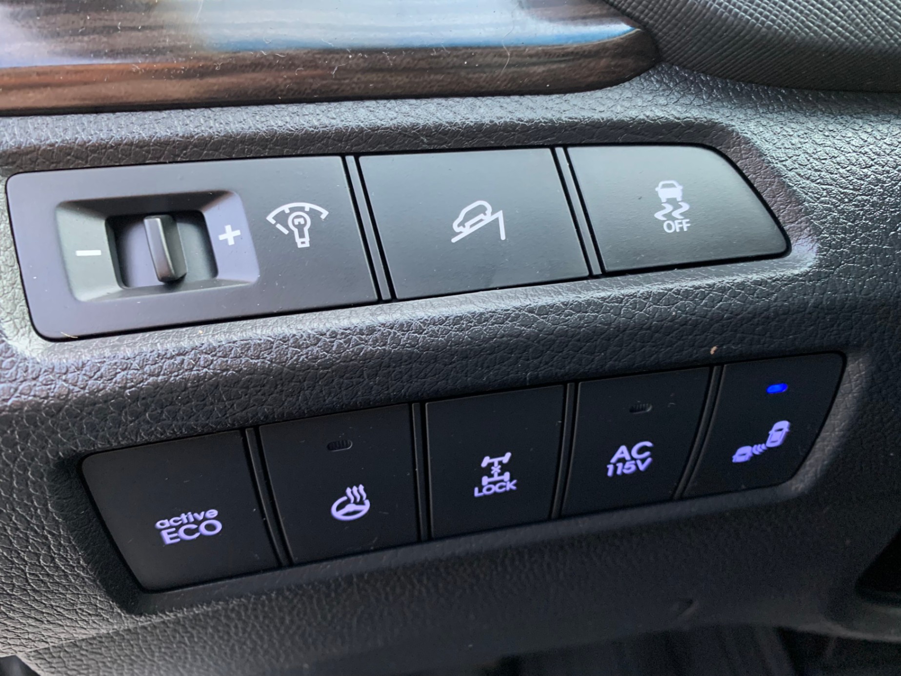 /enixmotorsportltd/2014-Hyundai-SantaFe-9379964375617613.jpg