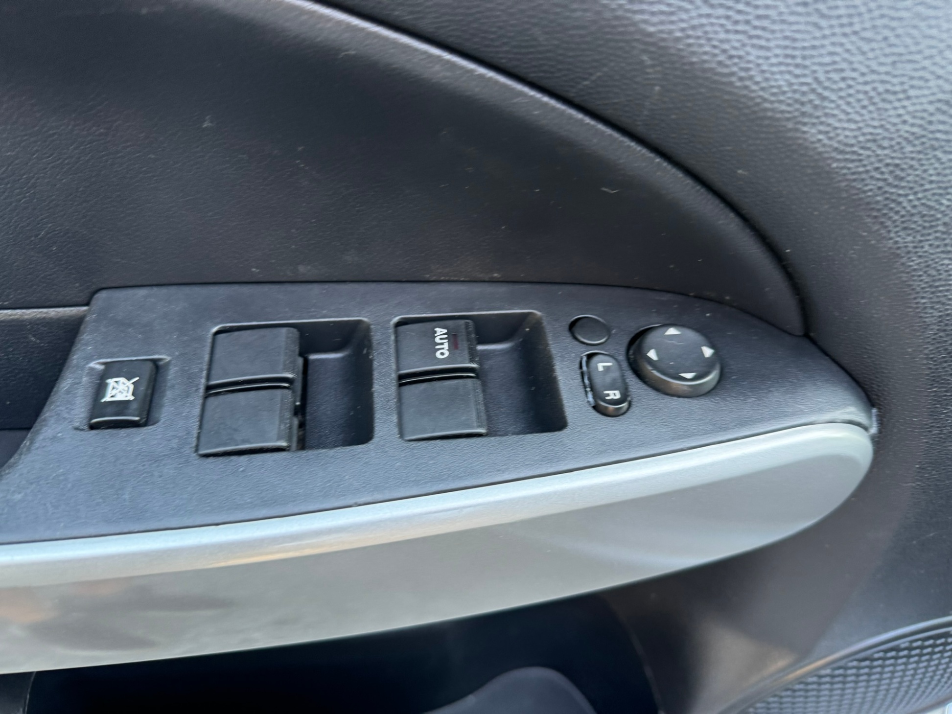 /enixmotorsportltd/2014-Mazda-Mazda2-06412982603290684.jpg