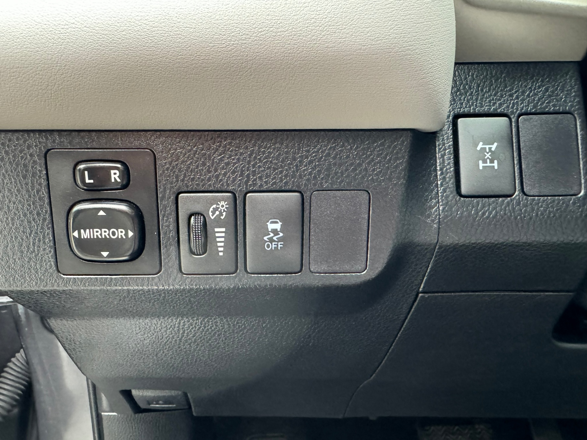/enixmotorsportltd/2014-Toyota-RAV4-9221003653023756.jpg