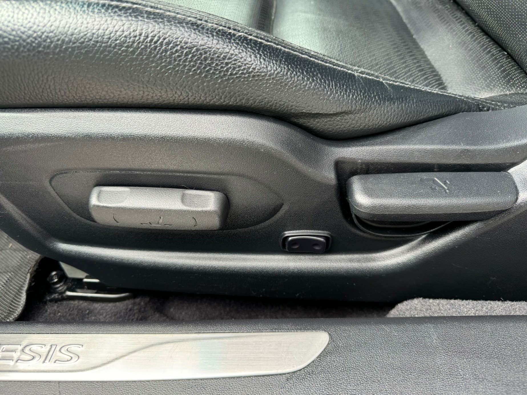 /enixmotorsportltd/2015-Hyundai-Genesis-6037609367839027.jpg