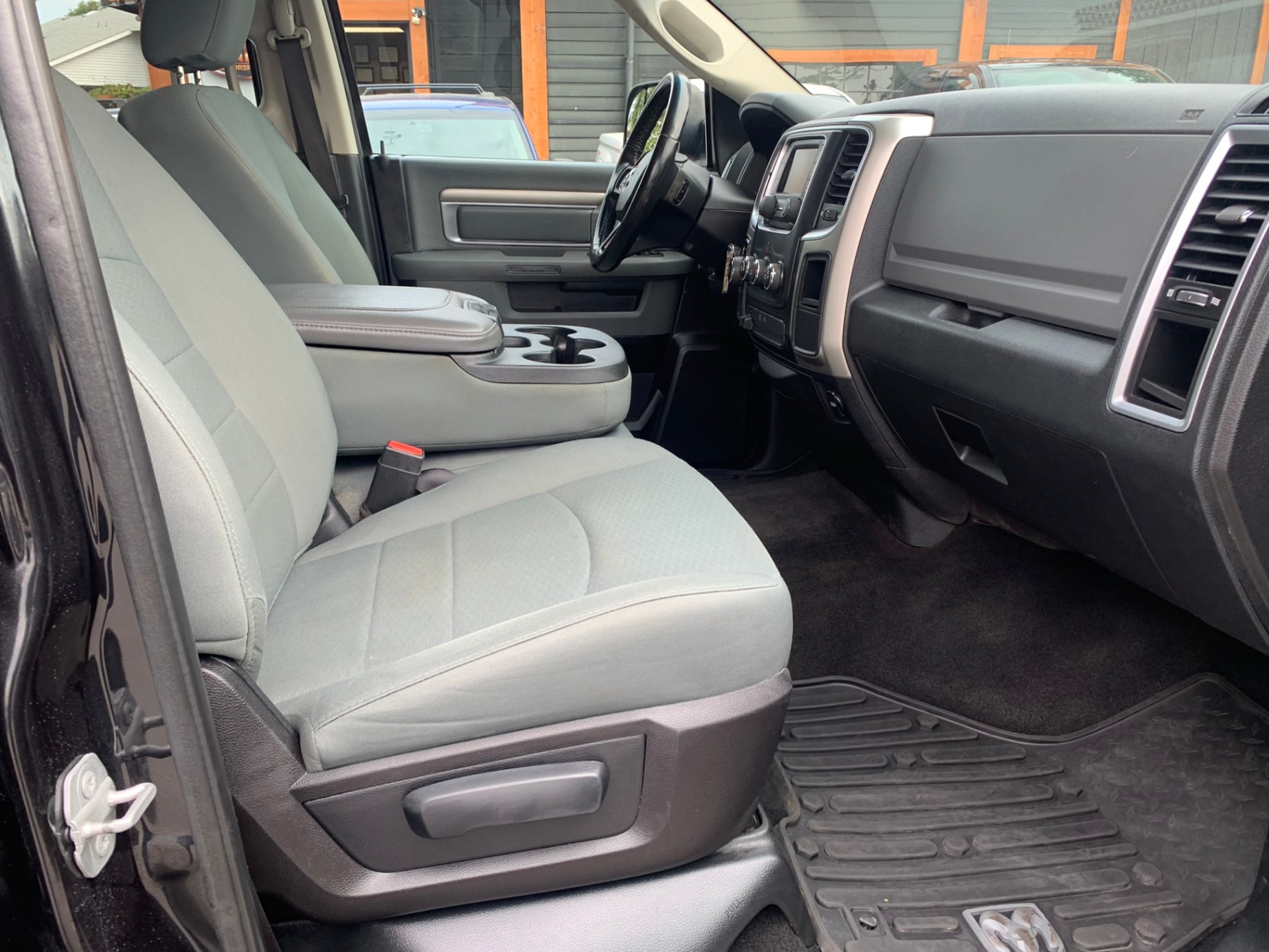 /enixmotorsportltd/2016-Ram-1500-42052613429261476.jpg