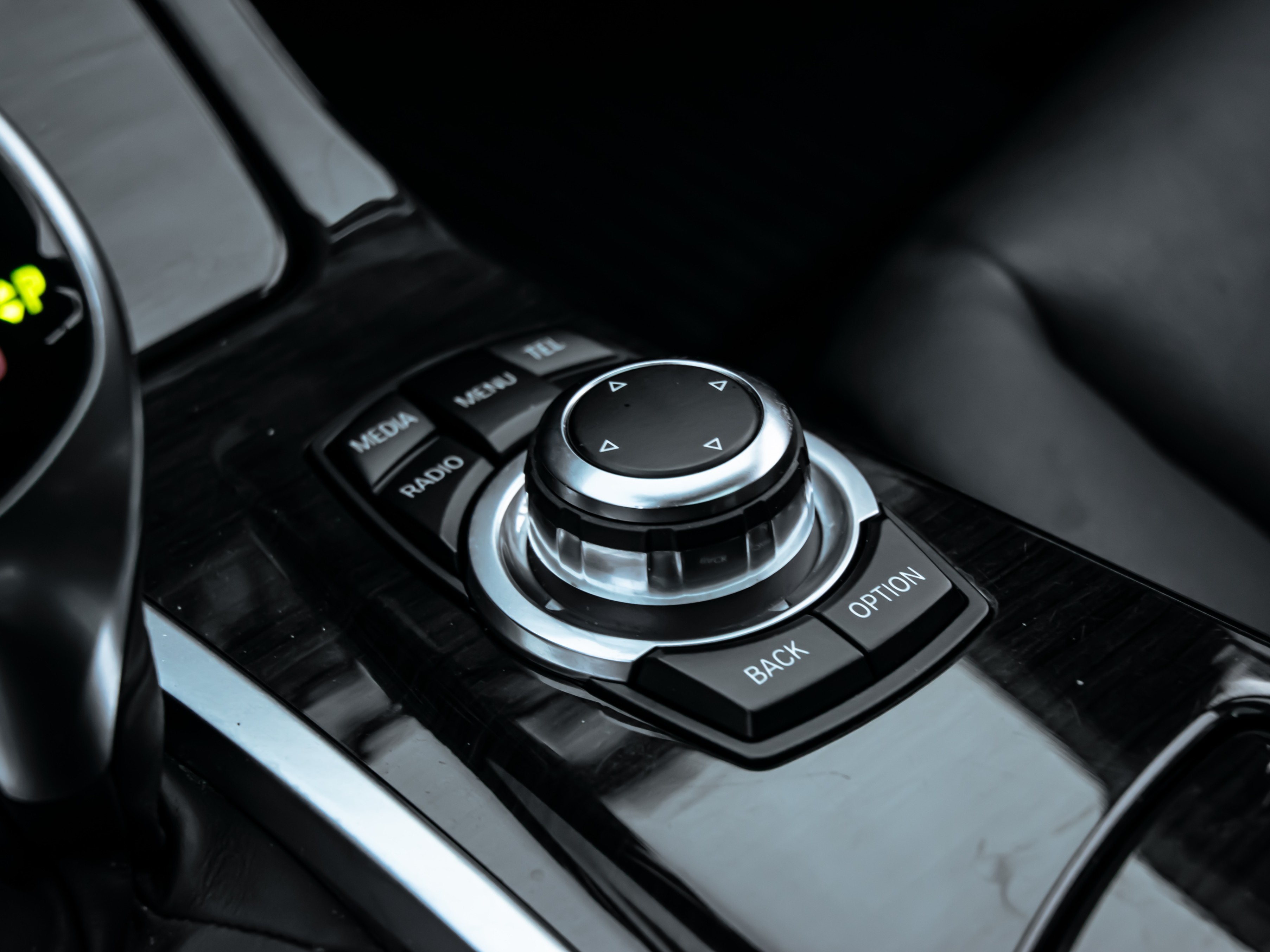 /firstgearmotorcar/2013-BMW-5Series-6744345444288204.jpg