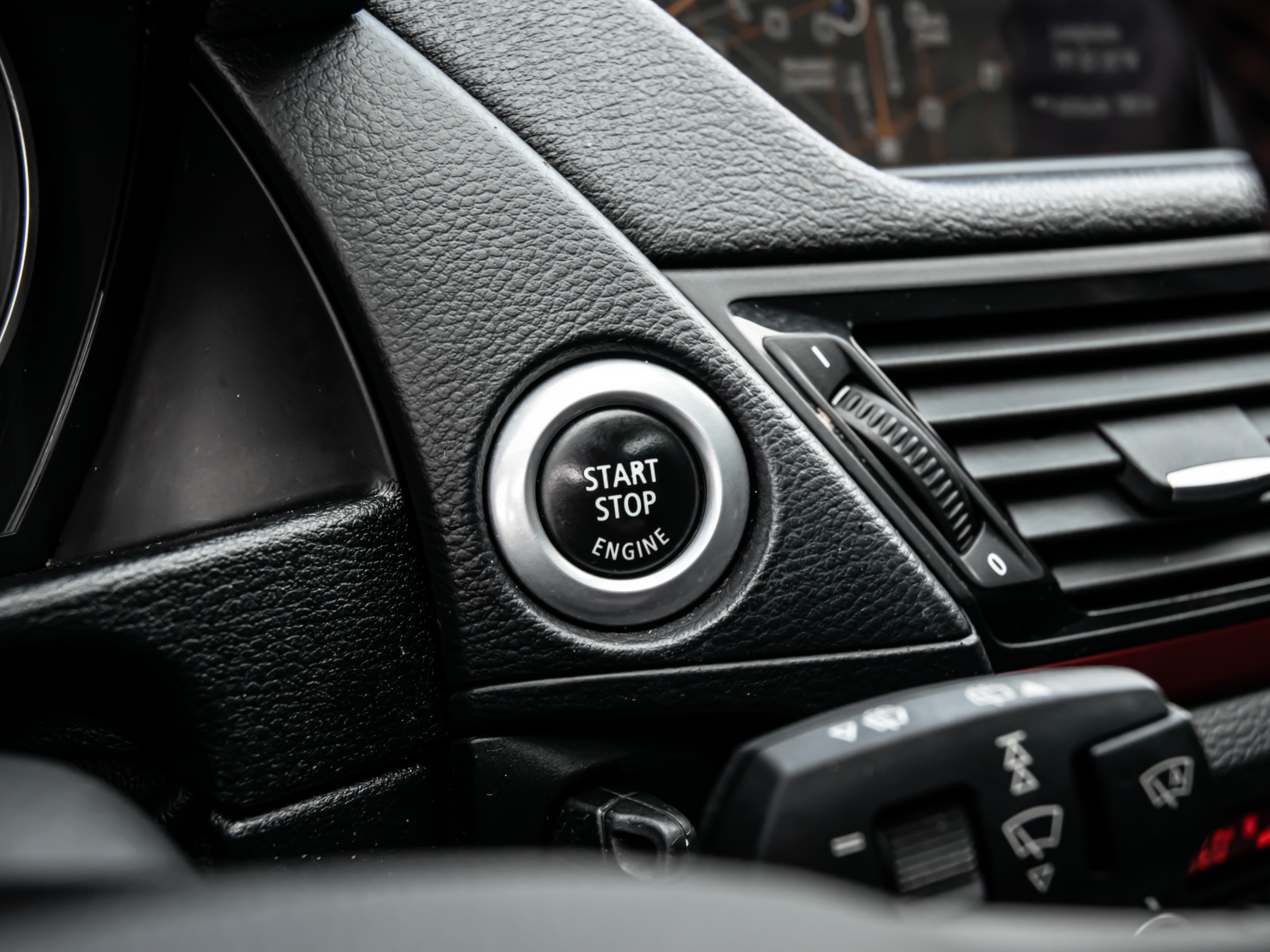 /firstgearmotorcar/2015-BMW-X1-03966926466450538.jpg