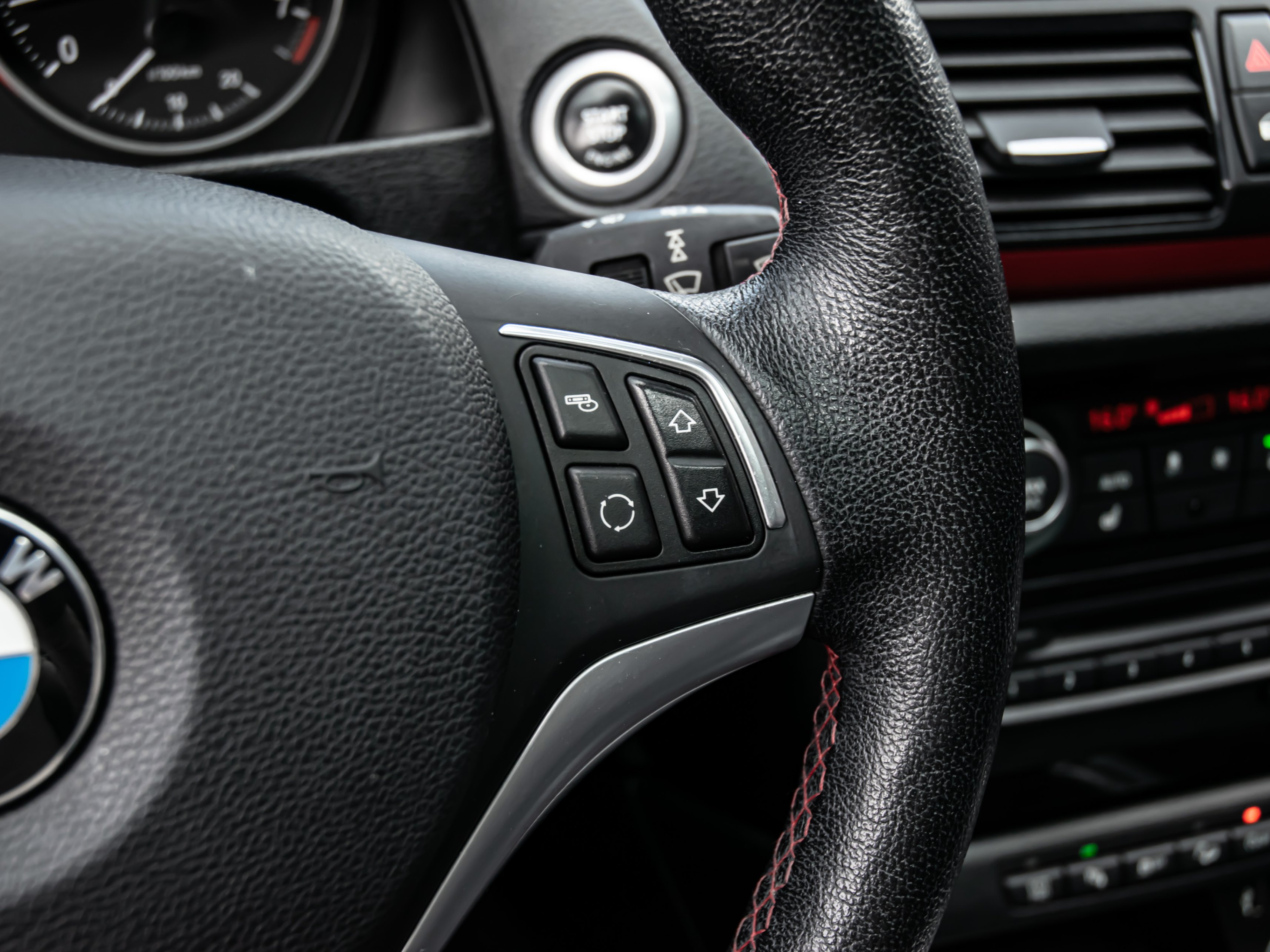 /firstgearmotorcar/2015-BMW-X1-7046743898090424.jpg