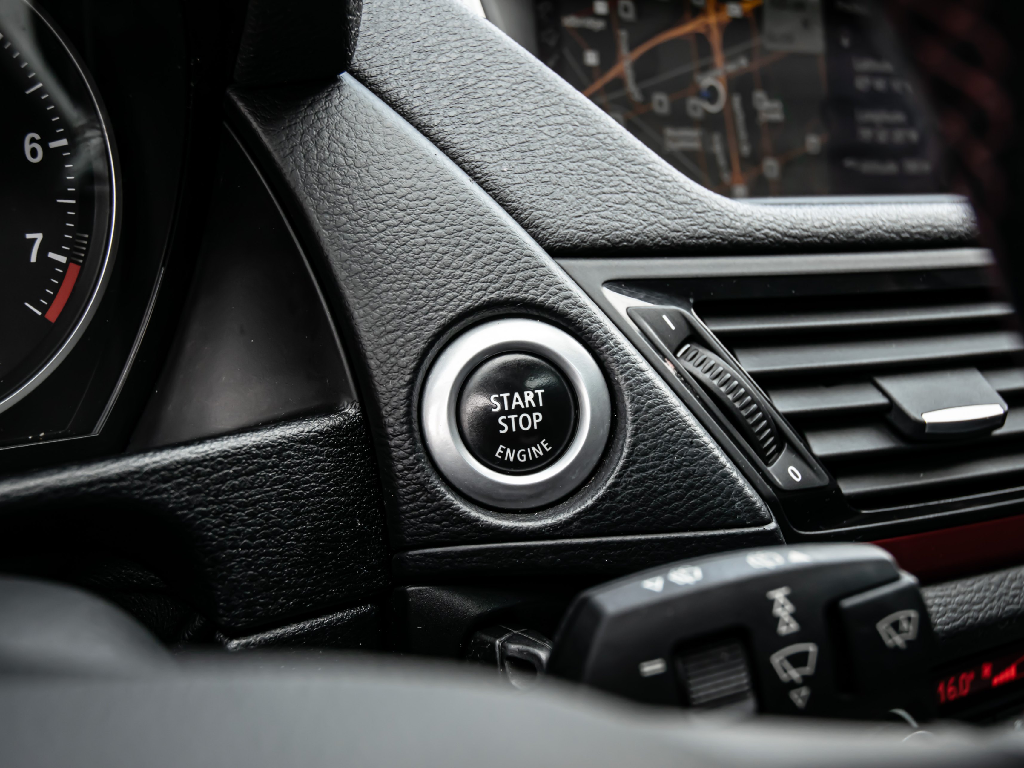 /firstgearmotorcar/2015-BMW-X1-9442525282367888.jpg