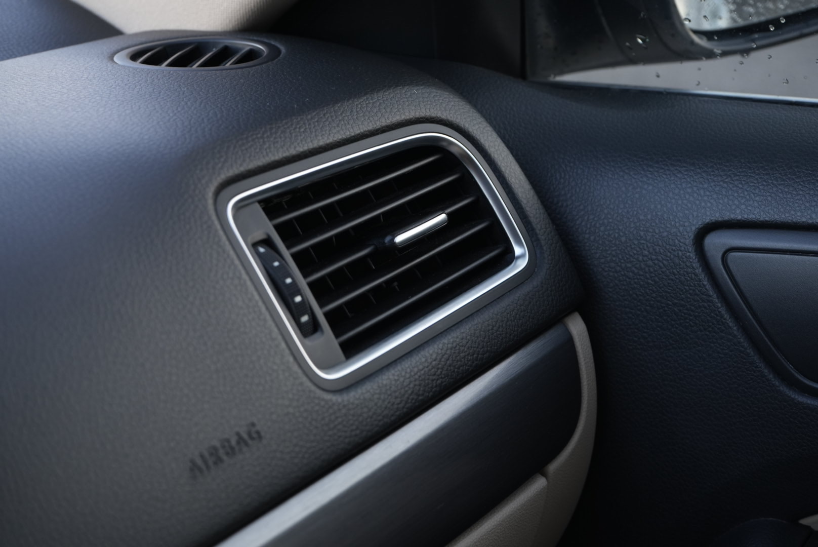 /firstmotors/2014-Volkswagen-Jetta-10209282794786145.jpg