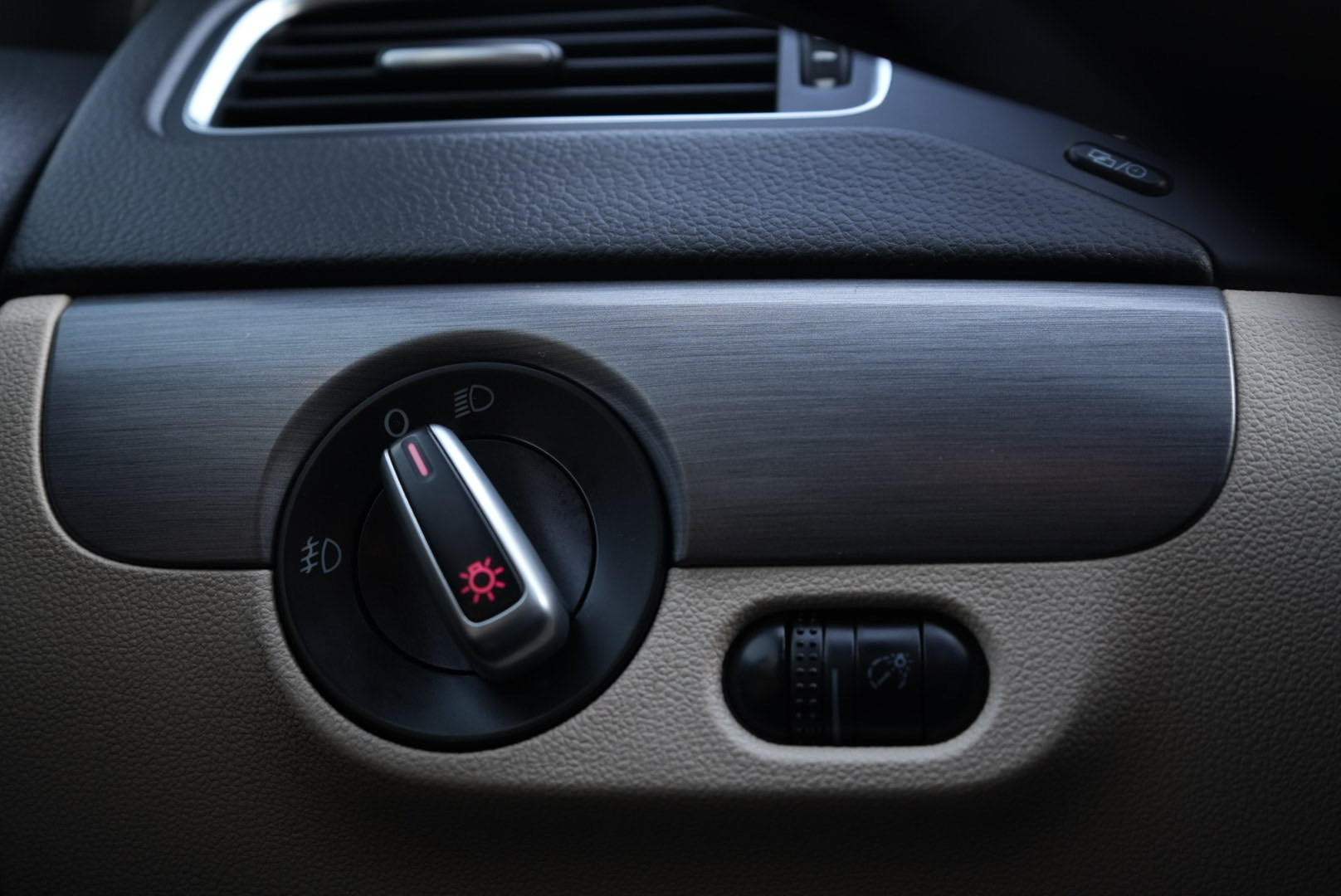 /firstmotors/2014-Volkswagen-Jetta-43055461089576785.jpg
