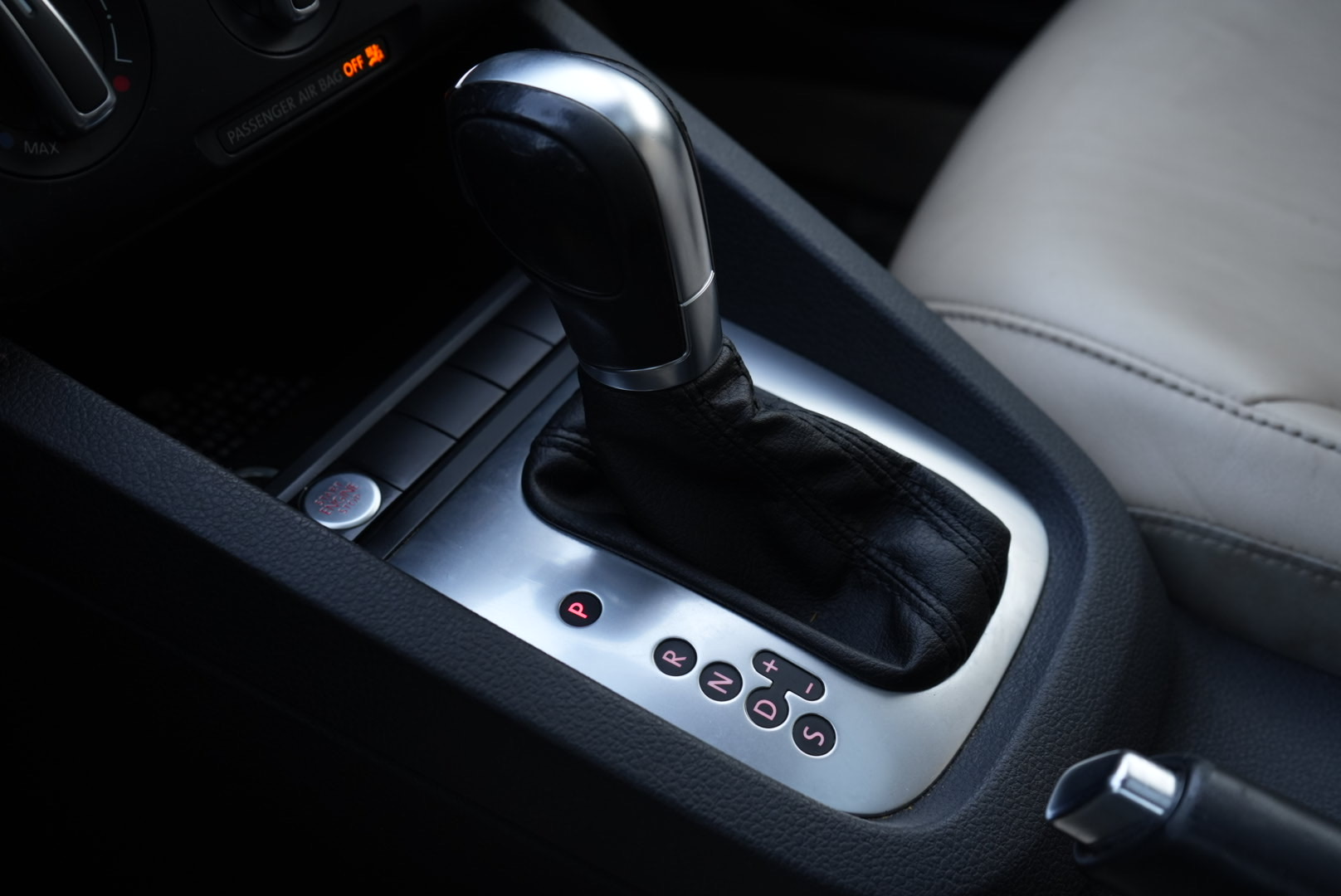 /firstmotors/2014-Volkswagen-Jetta-7623572523524476.jpg