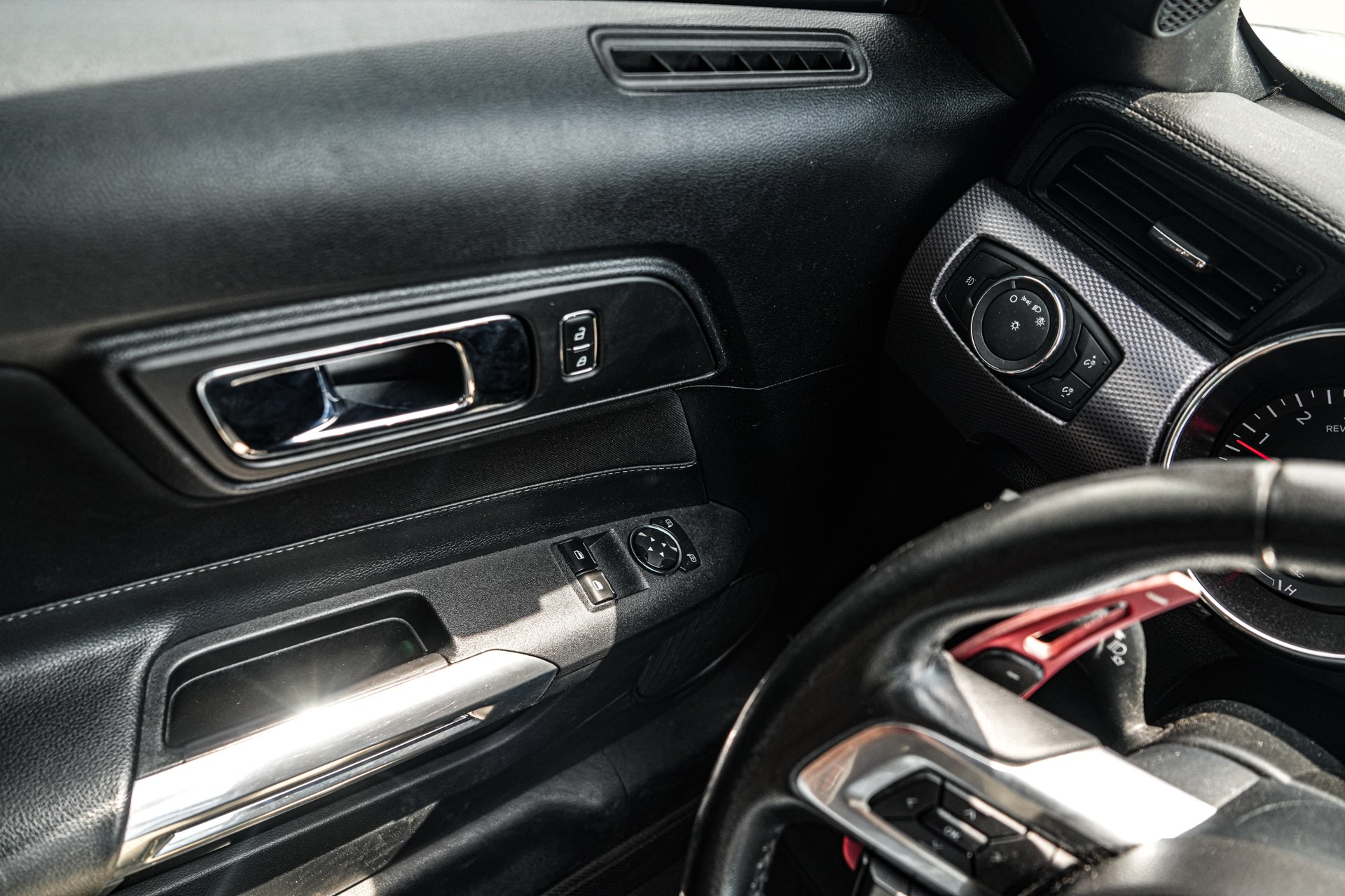 /firstmotors/2015-Ford-Mustang-4335731767450368.jpg
