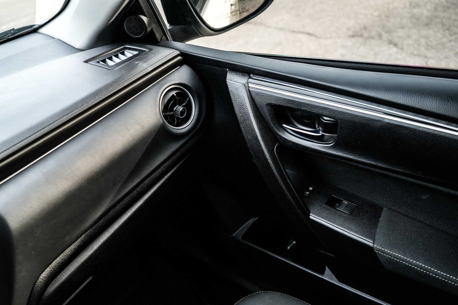 /firstmotors/2018-Toyota-Corolla-48227741887334696.jpg