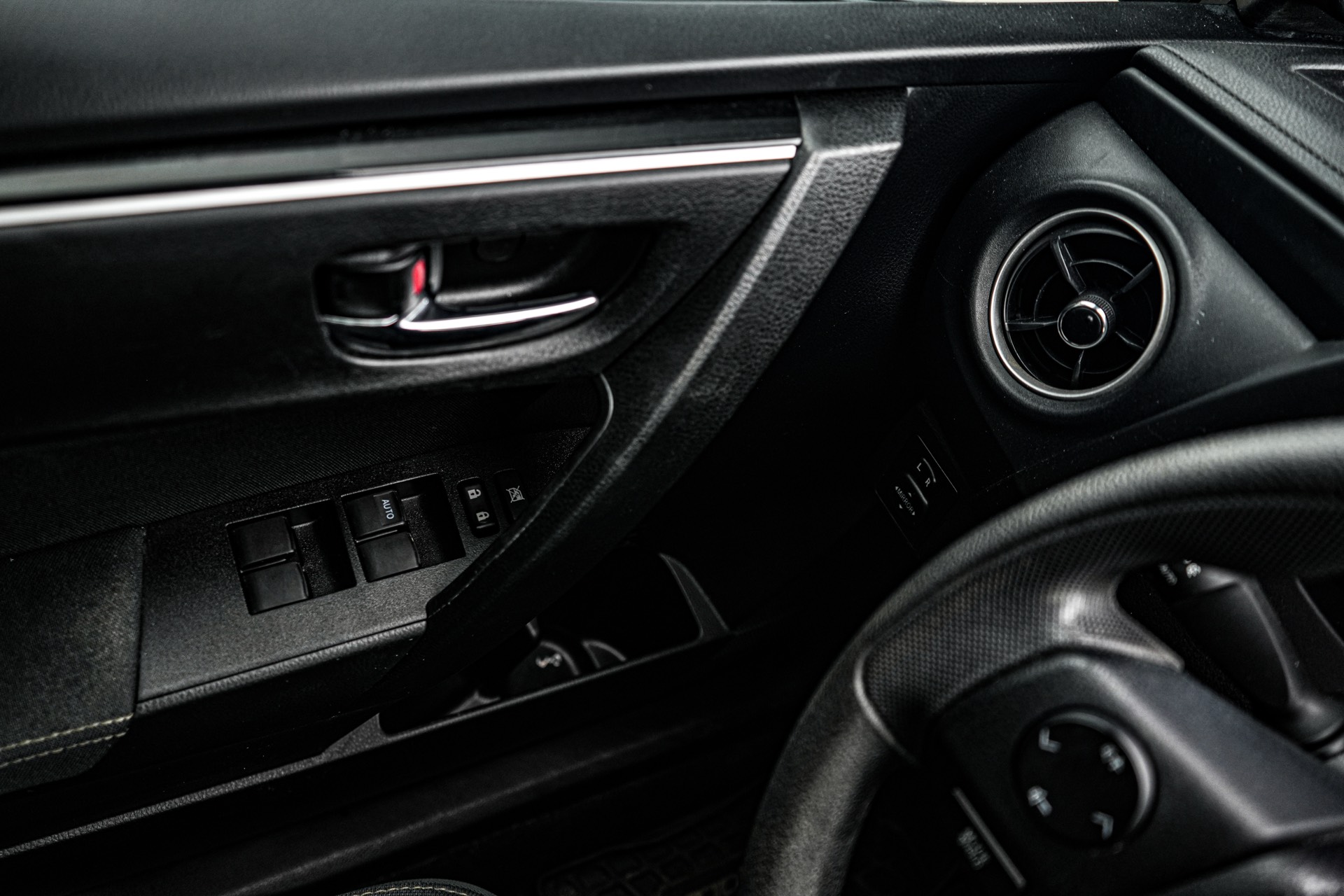 /firstmotors/2019-Toyota-Corolla-905796056089579.jpg