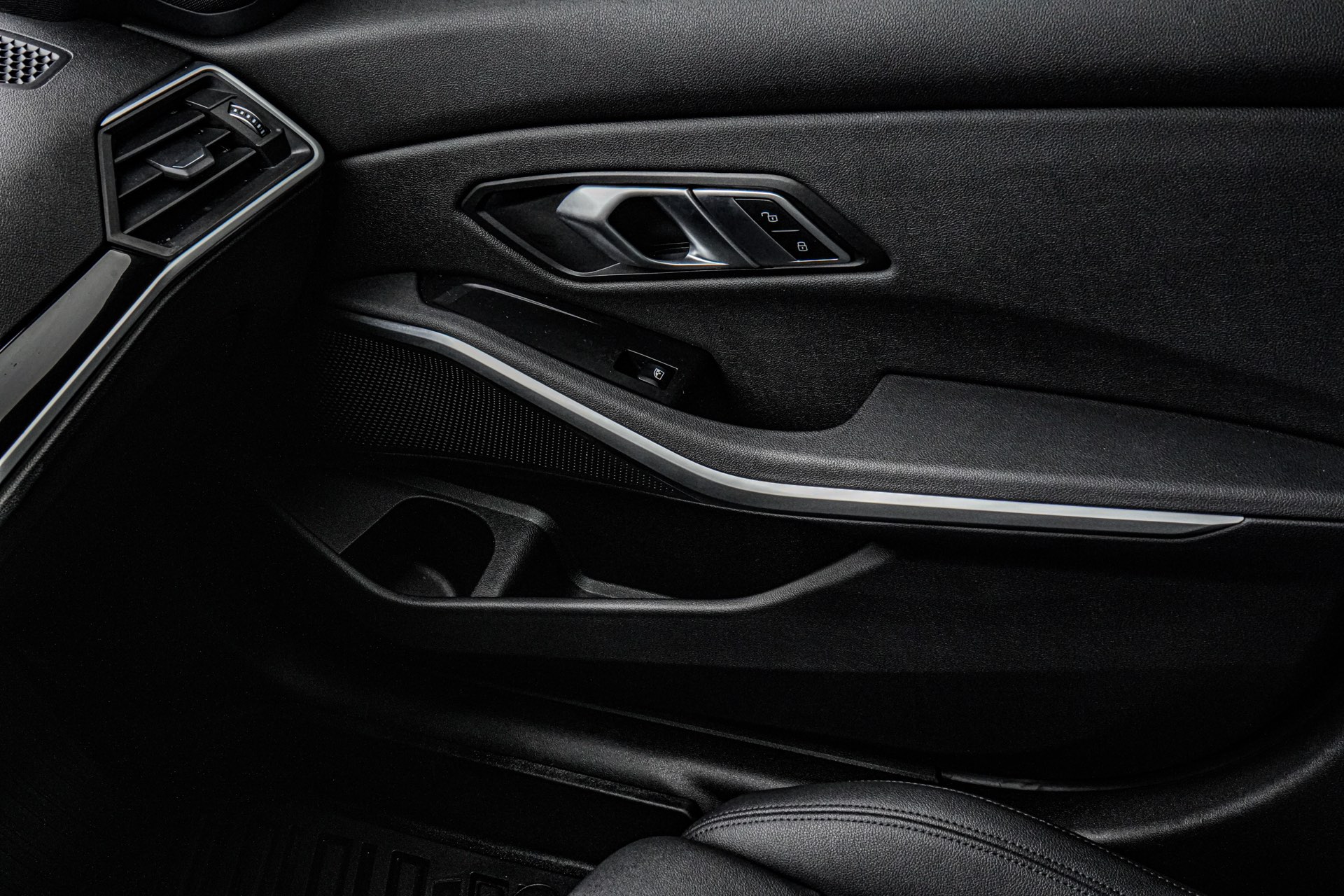 /firstmotors/2020-BMW-3Series-7284987936429406.jpg