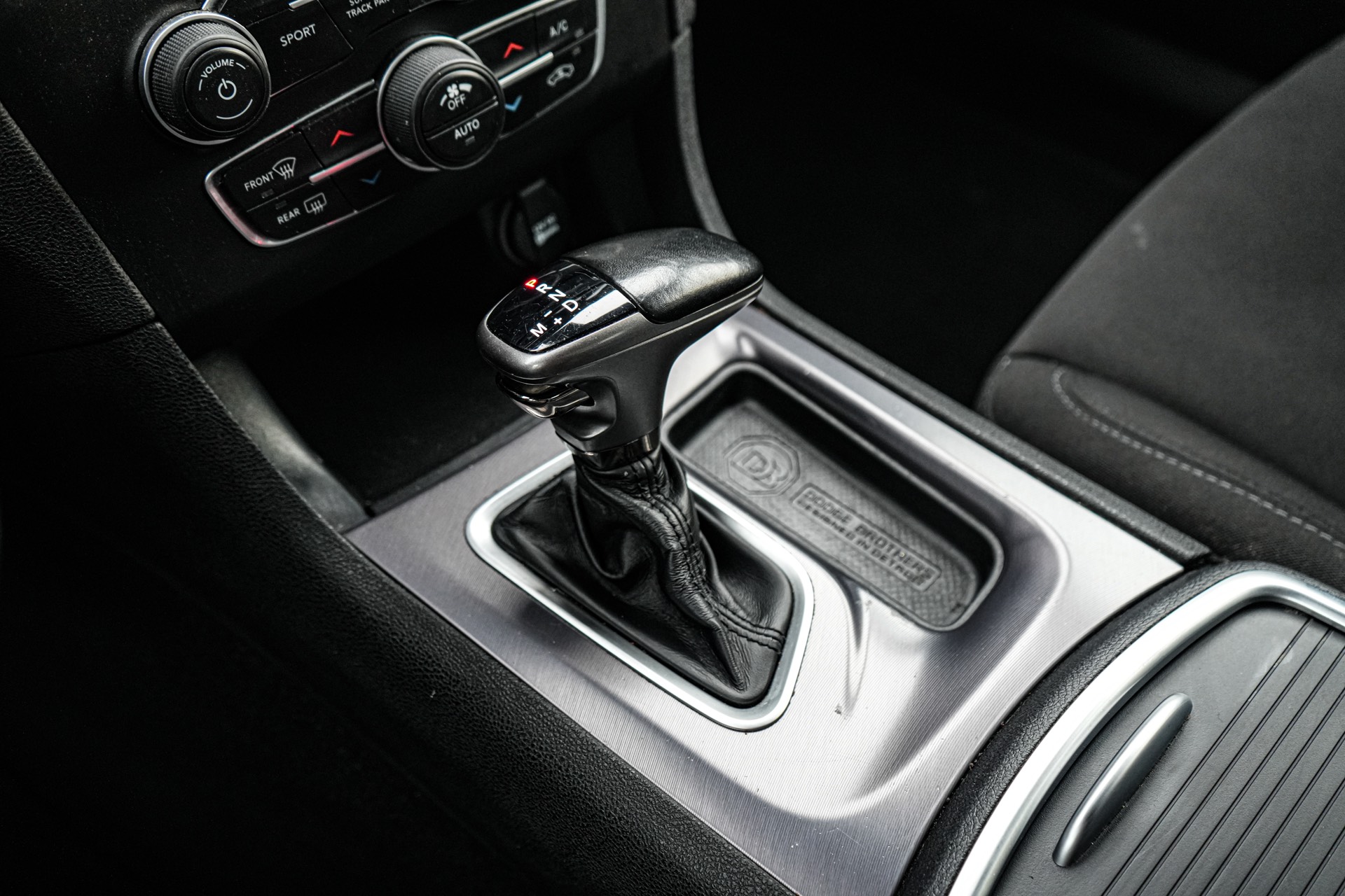 /firstmotors/2021-Dodge-Charger-30206775852268386.jpg