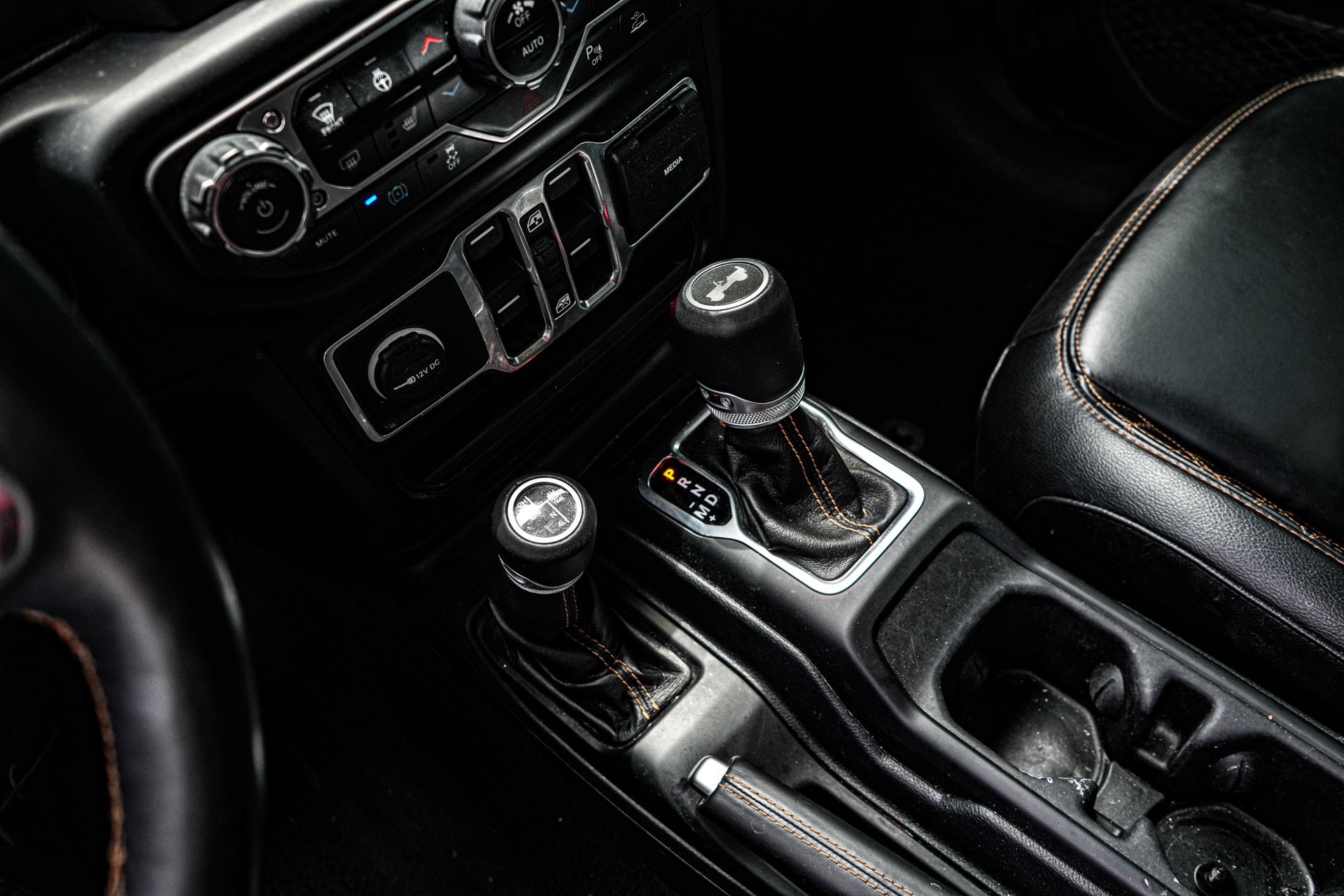 /firstmotors/2021-Jeep-Wrangler4xe-006368618652564884.jpg
