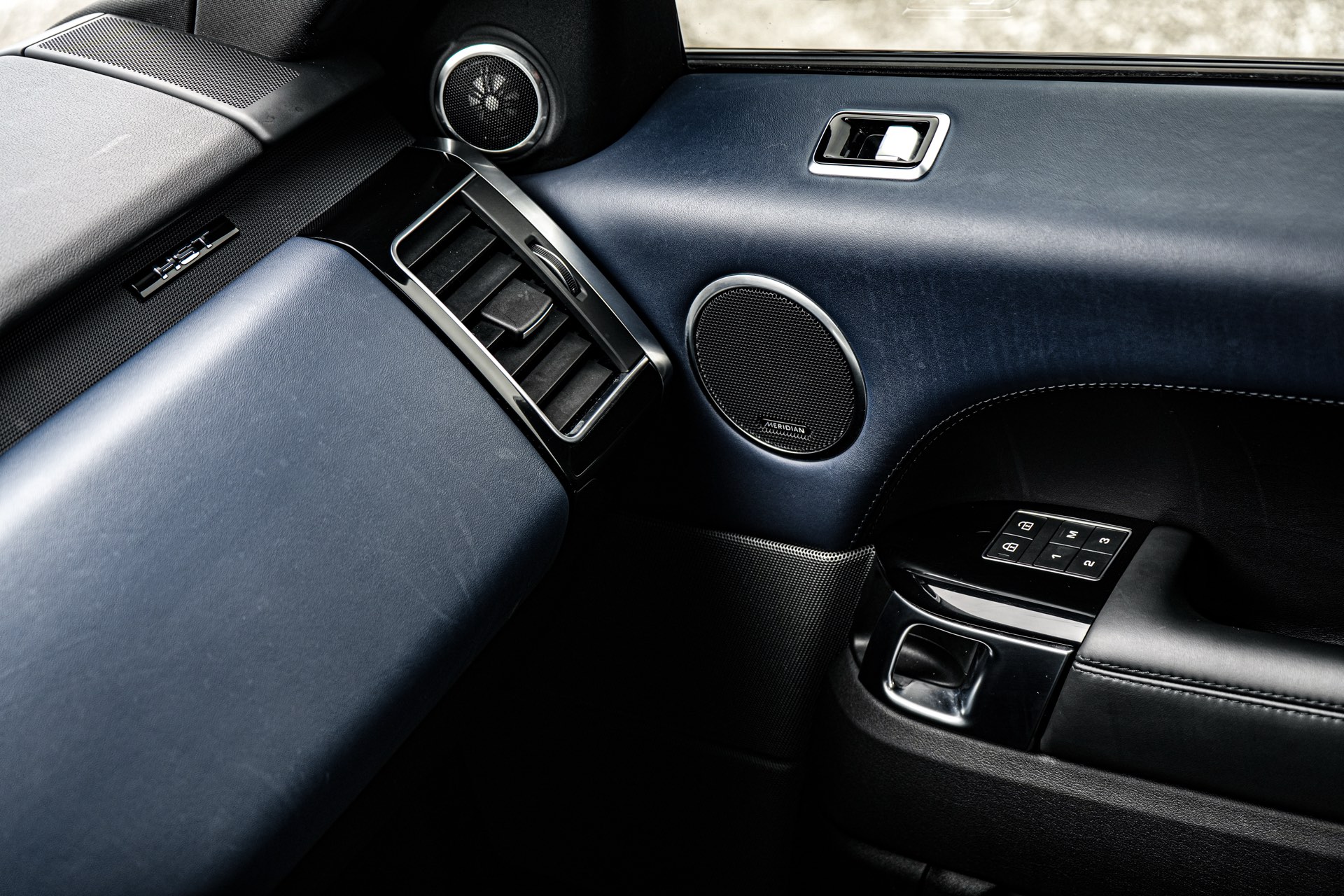 /firstmotors/2021-LandRover-RangeRover-04804818095537988.jpg