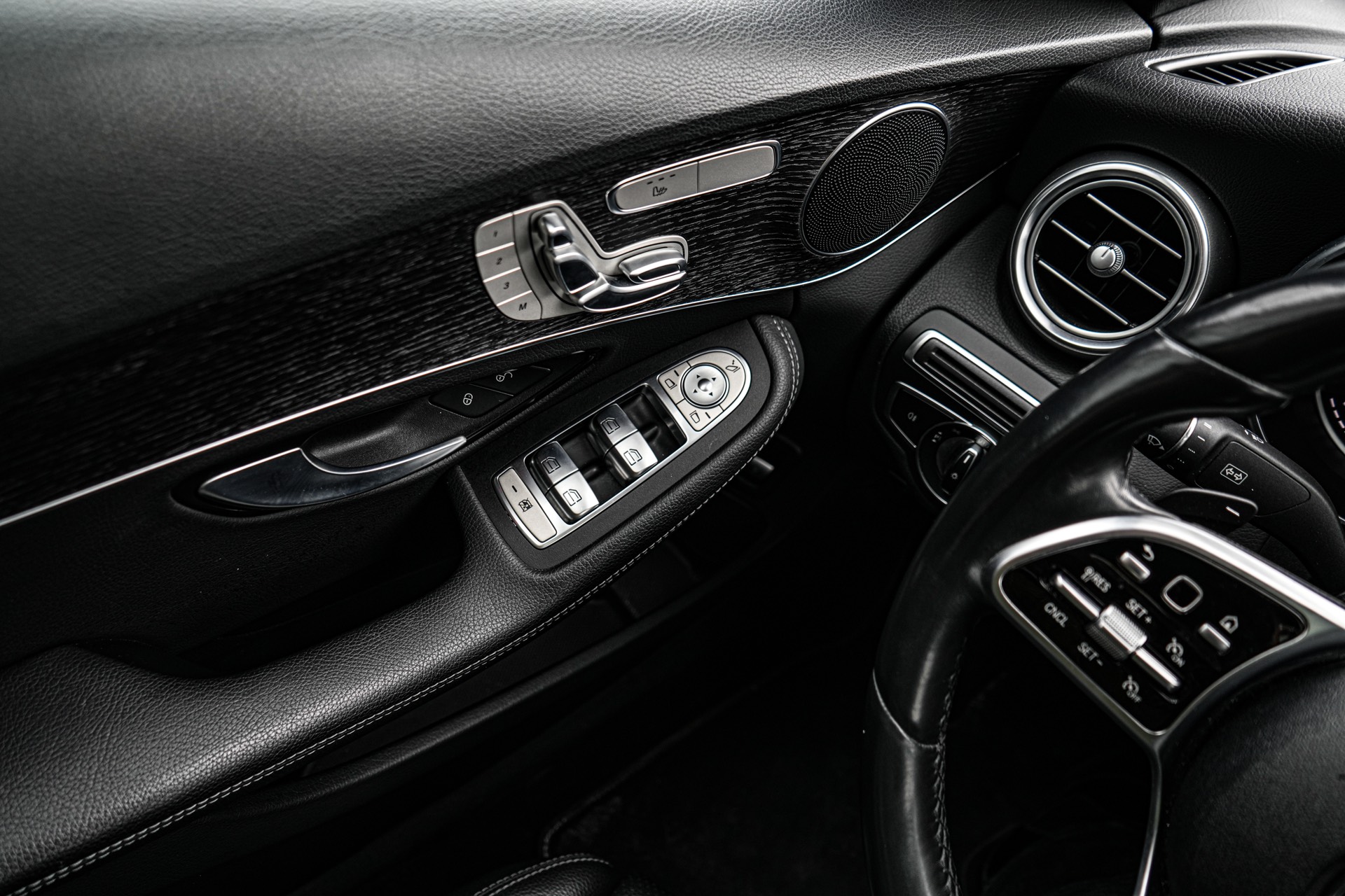 /firstmotors/2021-Mercedes-Benz-C-Class-3669451668447312.jpg