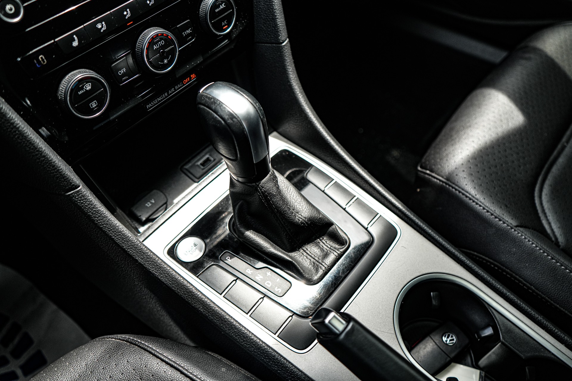 /firstmotors/2021-Volkswagen-Passat-071482976218745.jpg